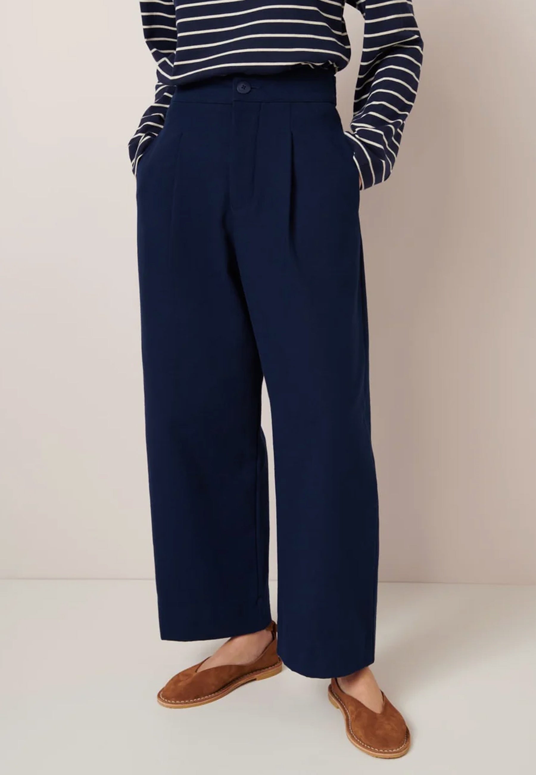 Sleek Silhouette Pant in Taupe main image 1