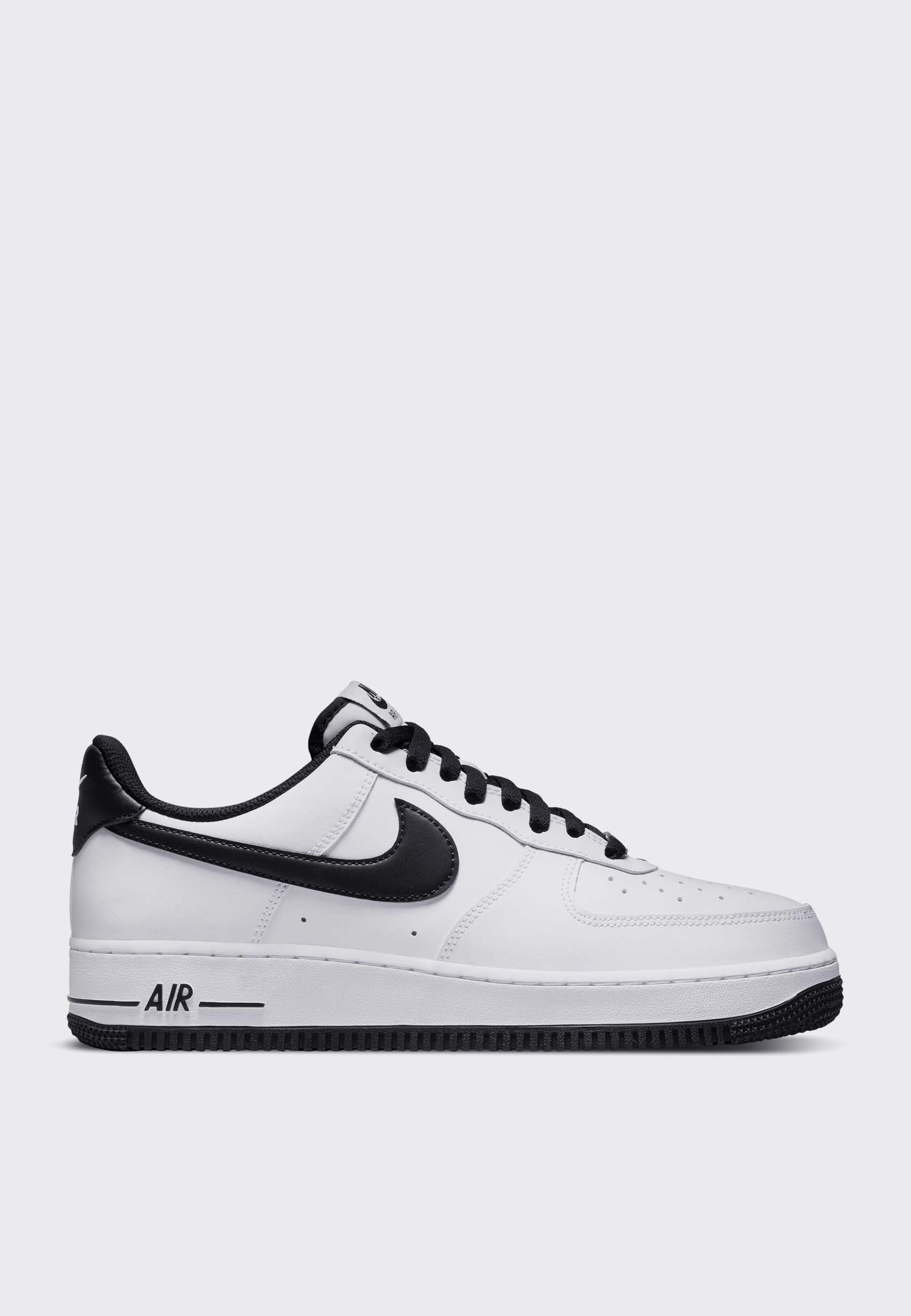 mens black and white airforce 1