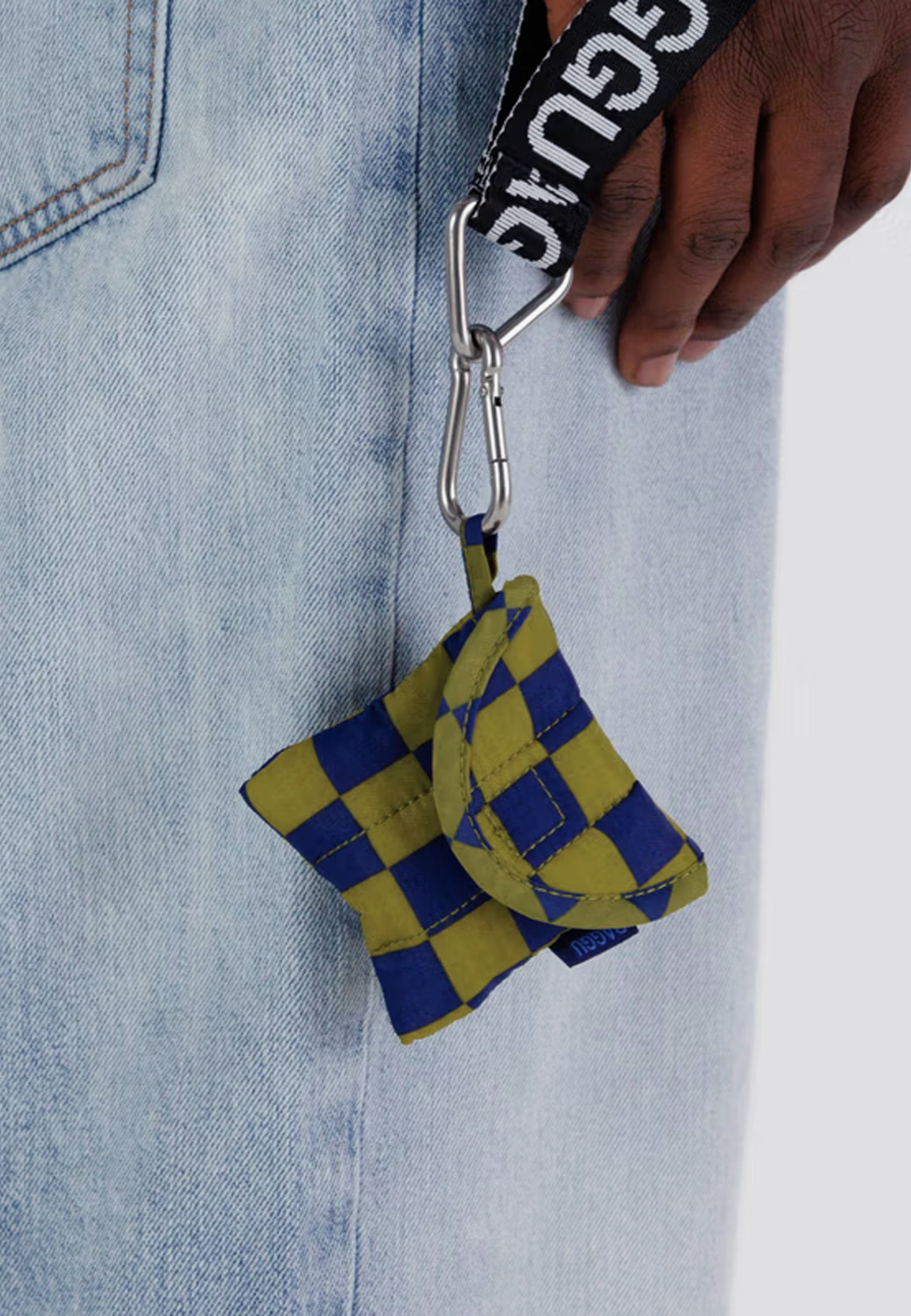 Puffy Earbuds Case - Pear Navy Check