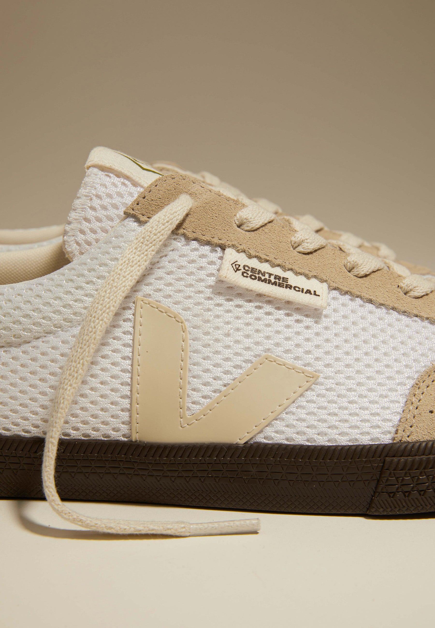 Centre Commercial x Volley - Lunar/Pierre/Almond