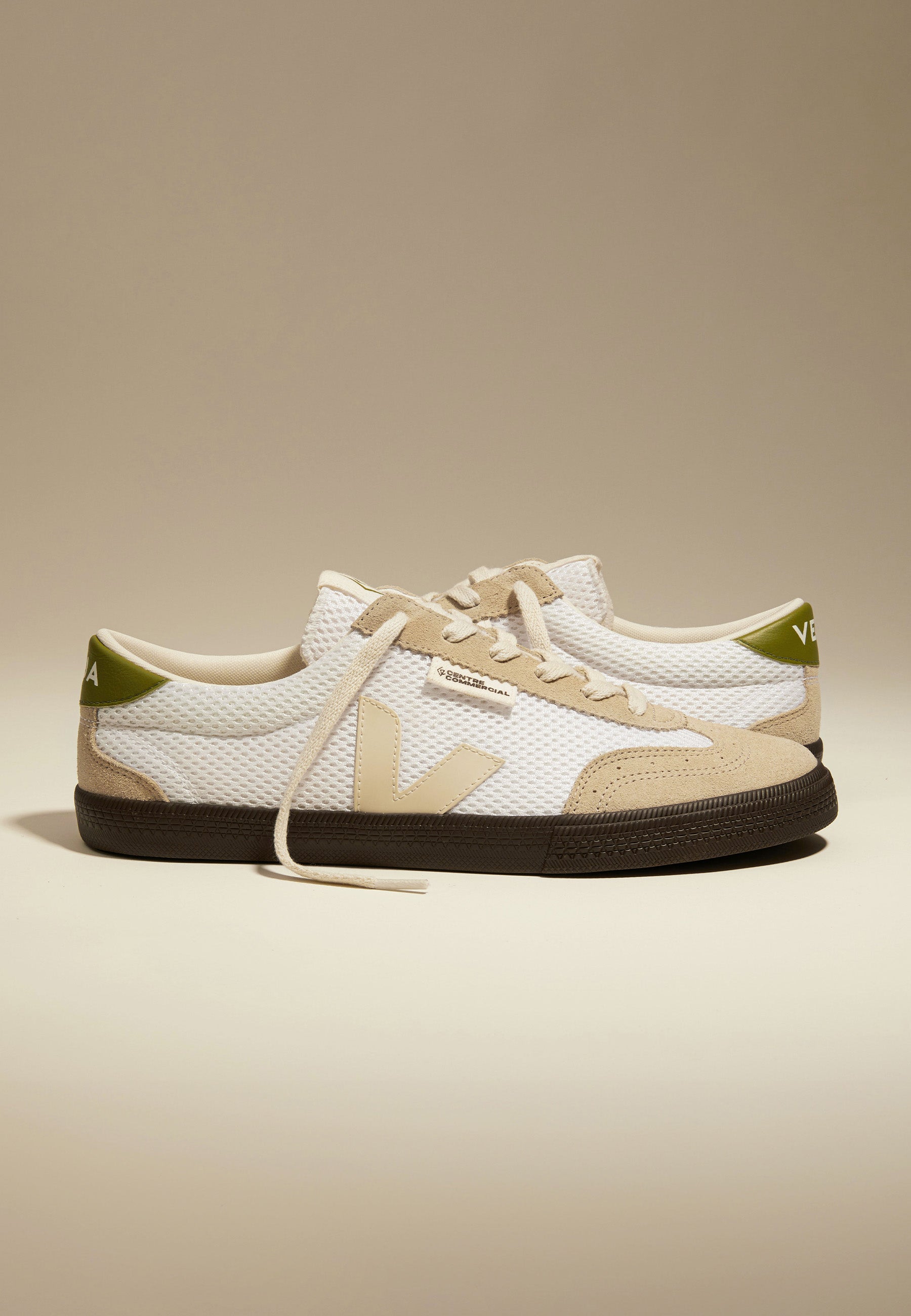 Centre Commercial x Volley - Lunar/Pierre/Almond