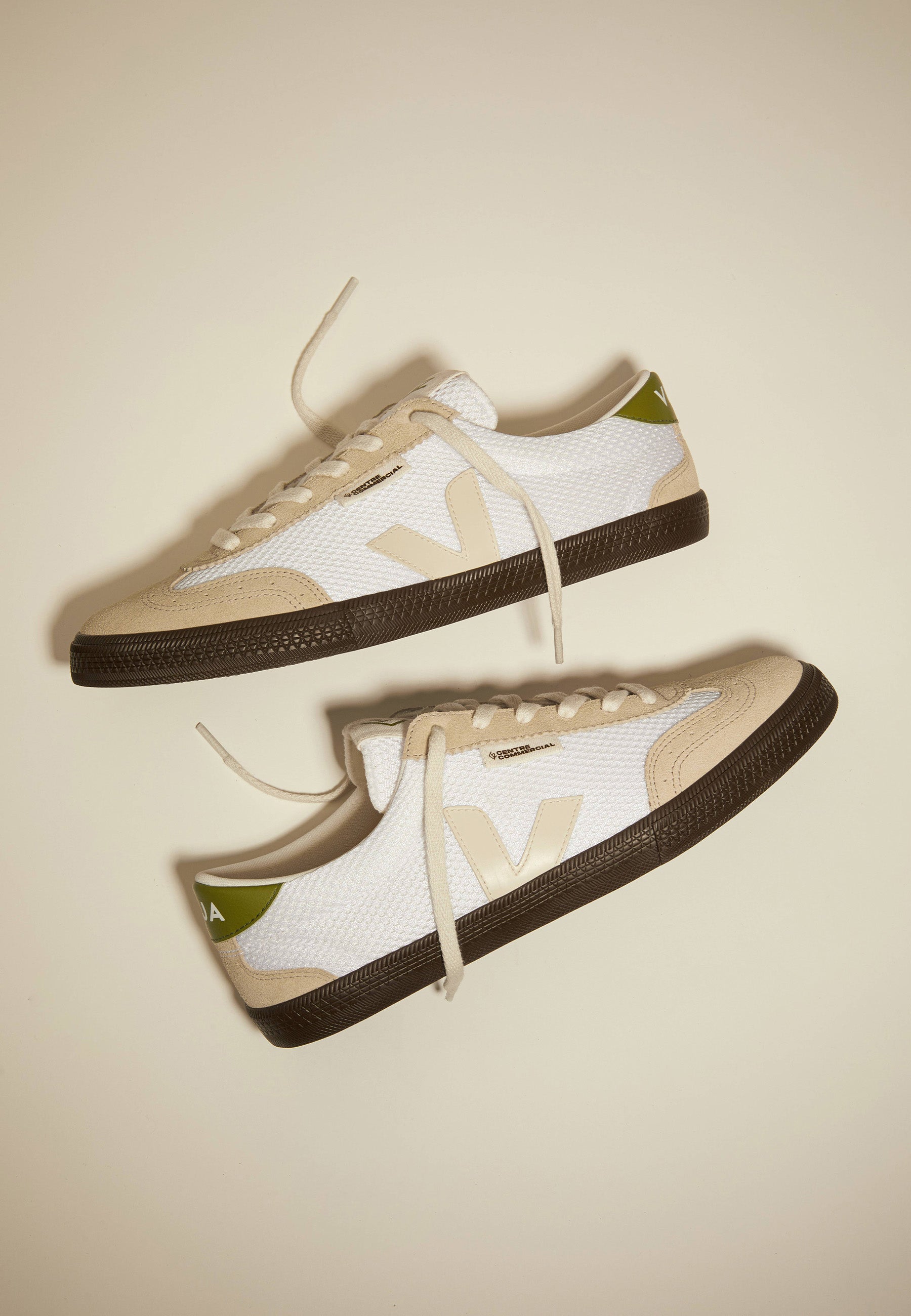Centre Commercial x Volley - Lunar/Pierre/Almond