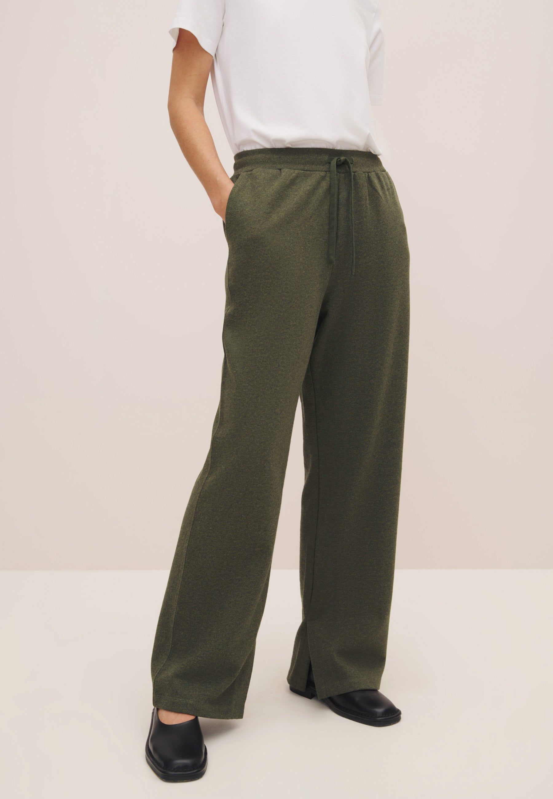 Utility Trackpant - Khaki Marle