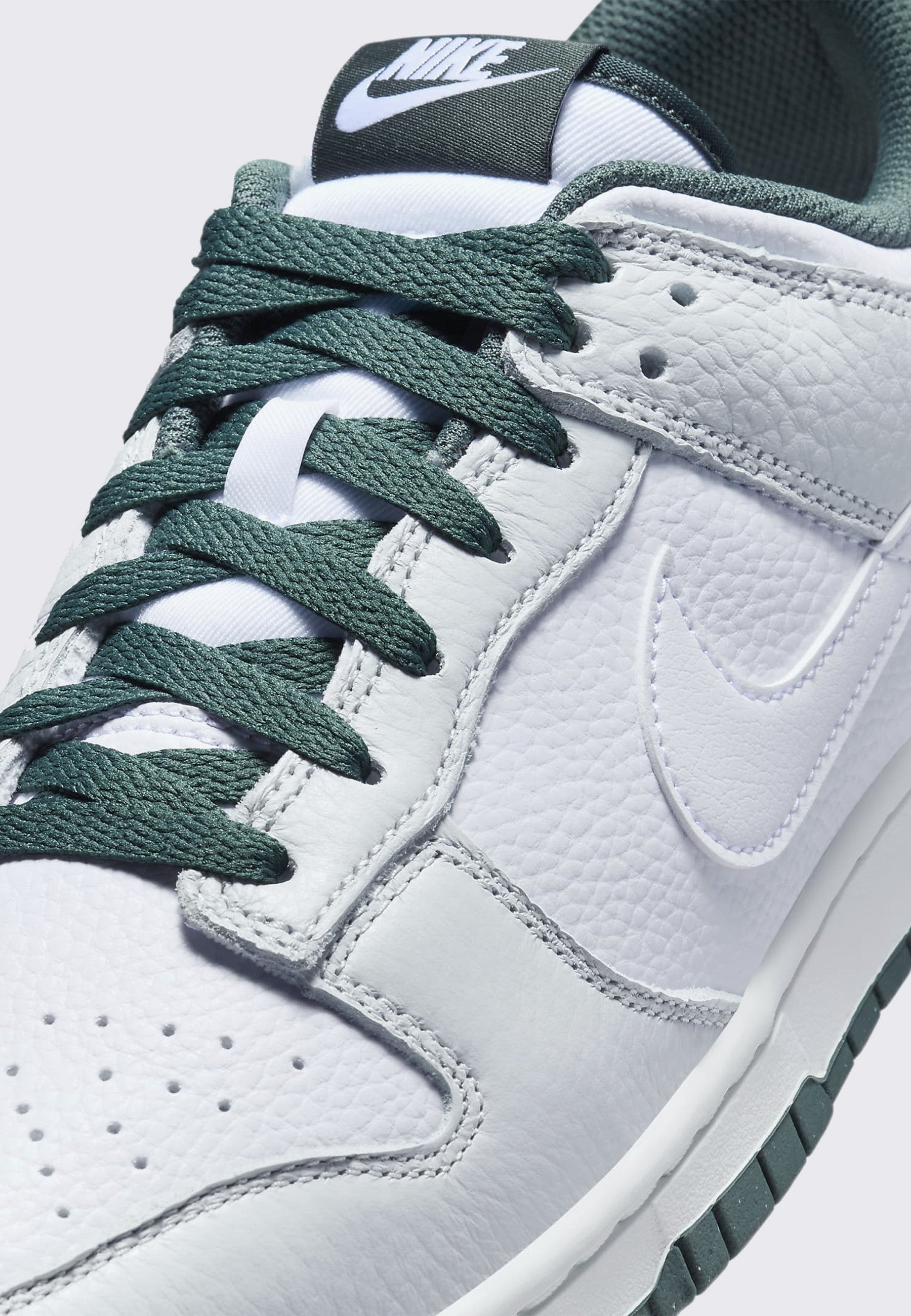 Dunk Low Retro SE - Photon Dust/Vintage Green/White