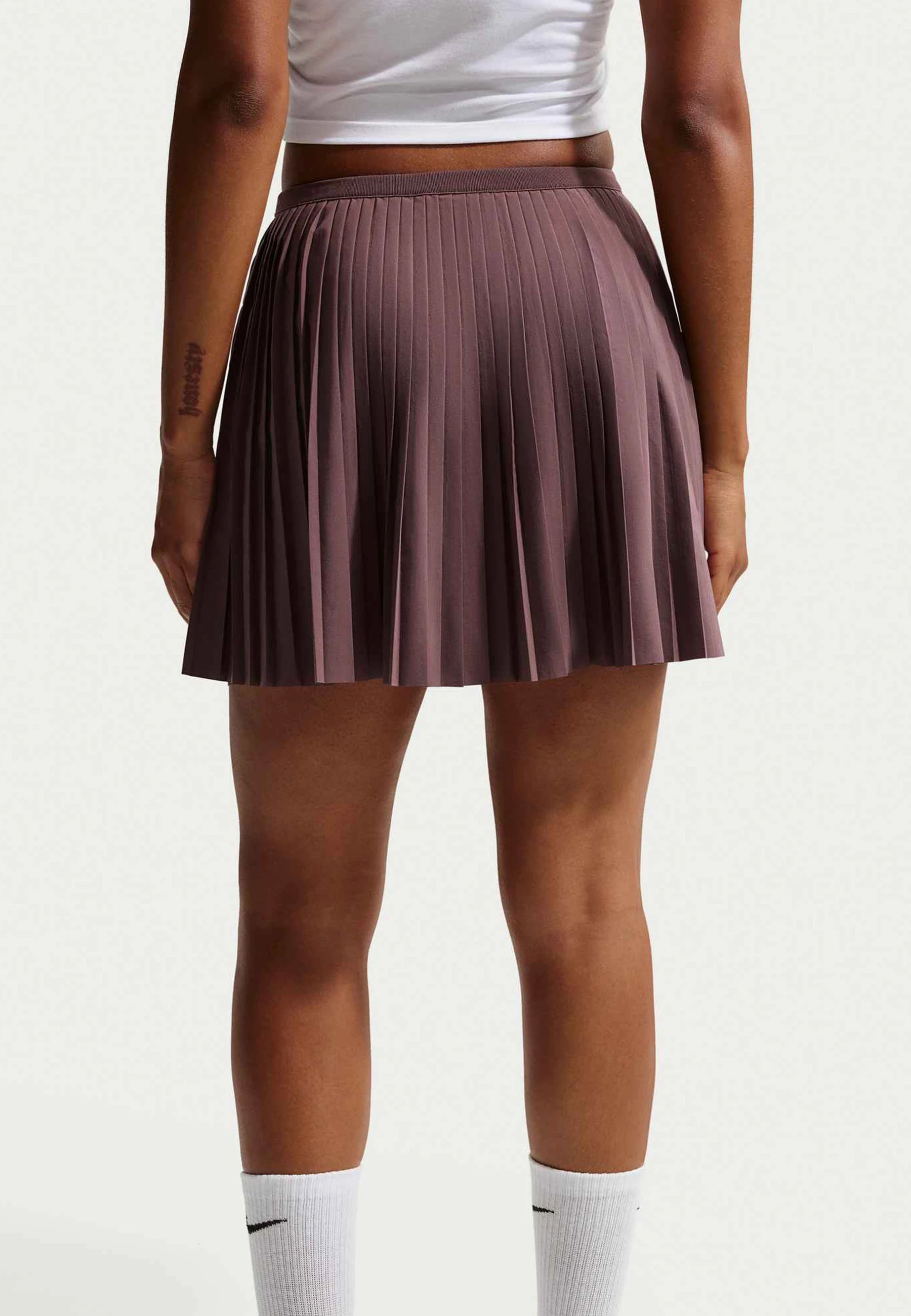 Women's Pleated Skirt - Burgundy