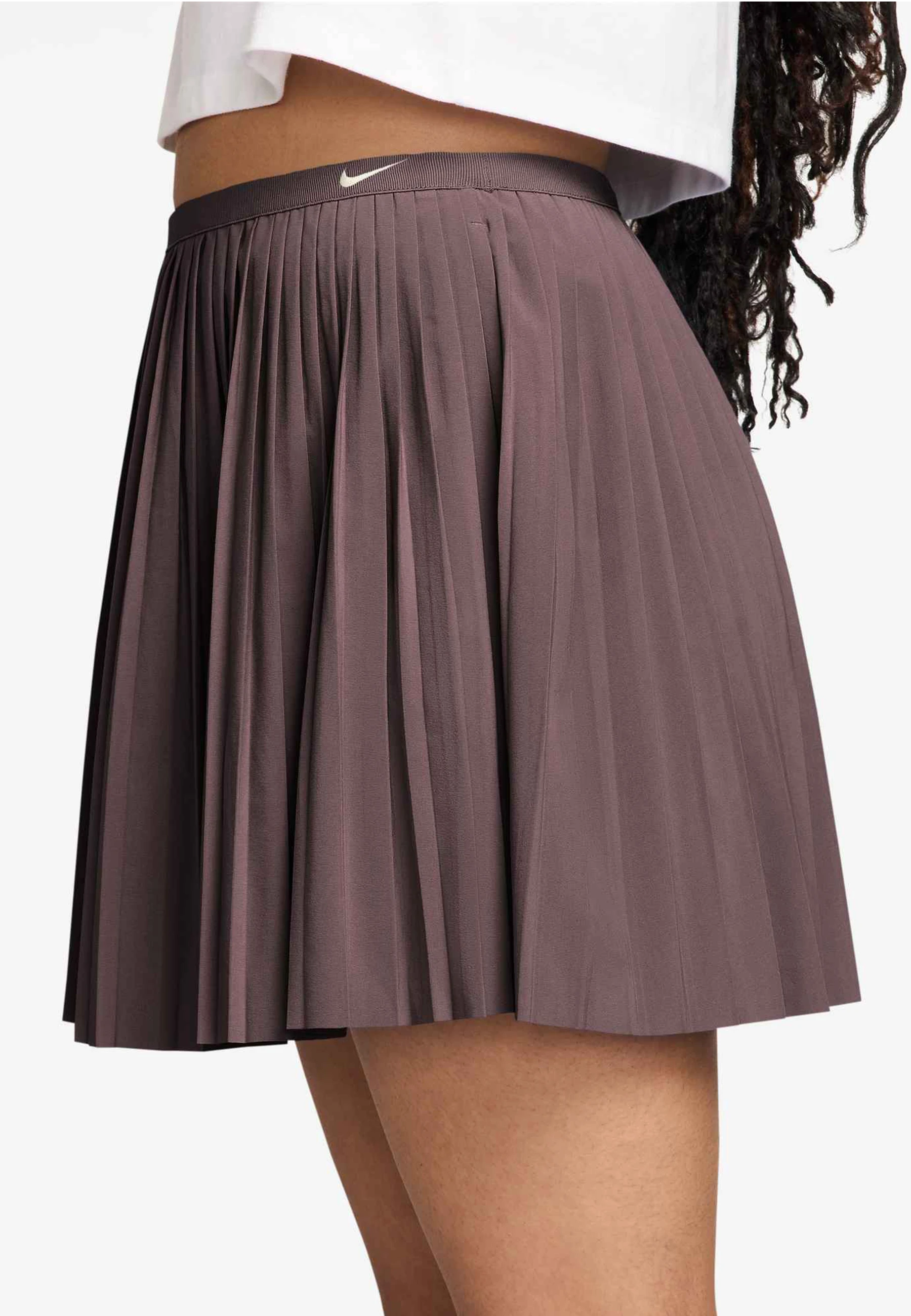 Women's Pleated Skirt - Burgundy