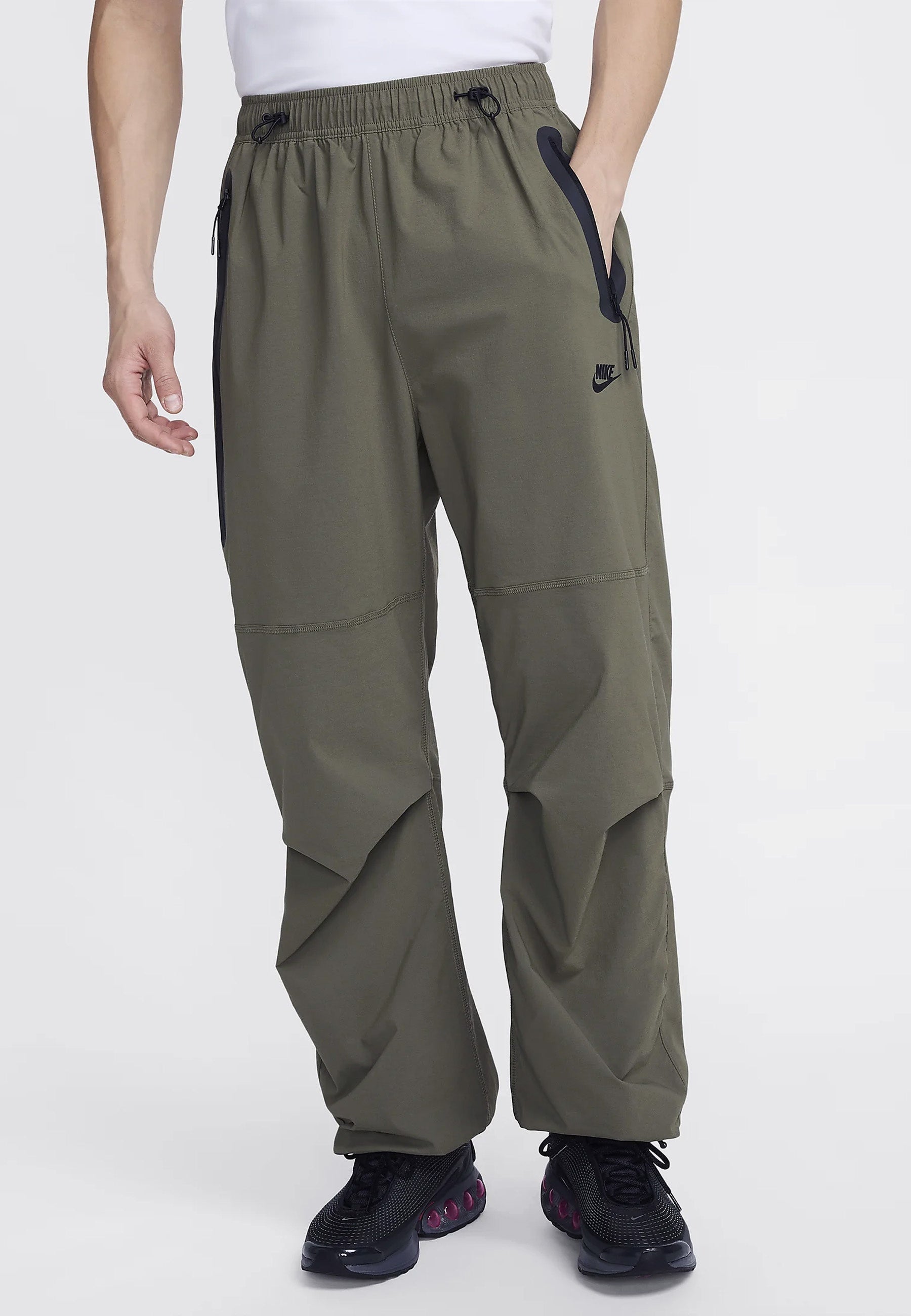 Tech Woven Oversized Pant - Olive/Black