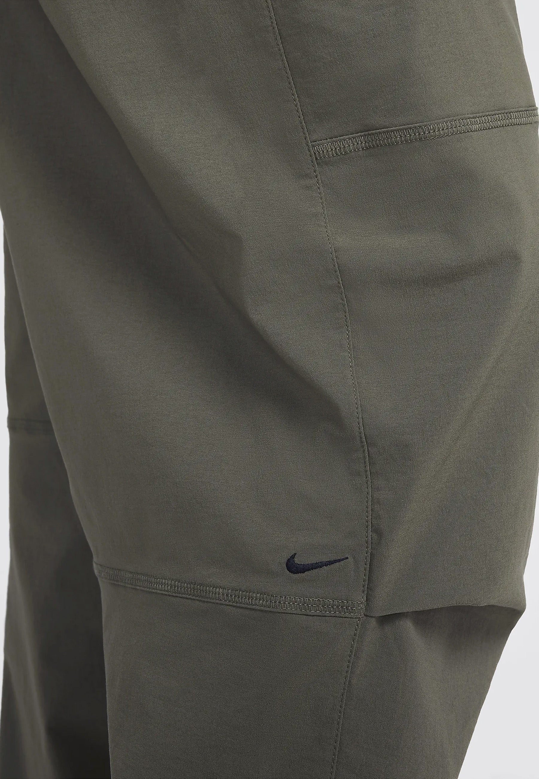 Tech Woven Oversized Pant - Olive/Black