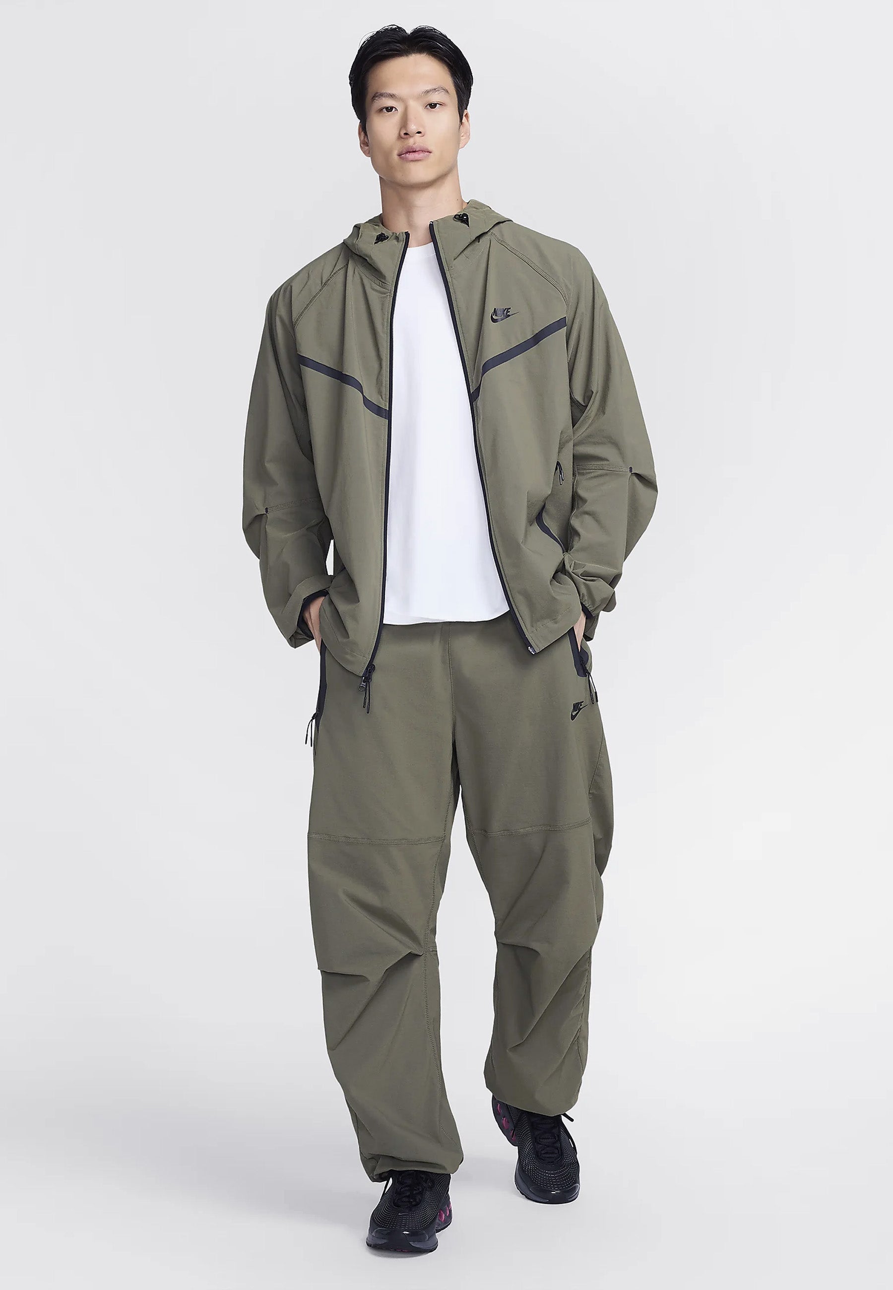 Tech Woven Oversized Pant - Olive/Black