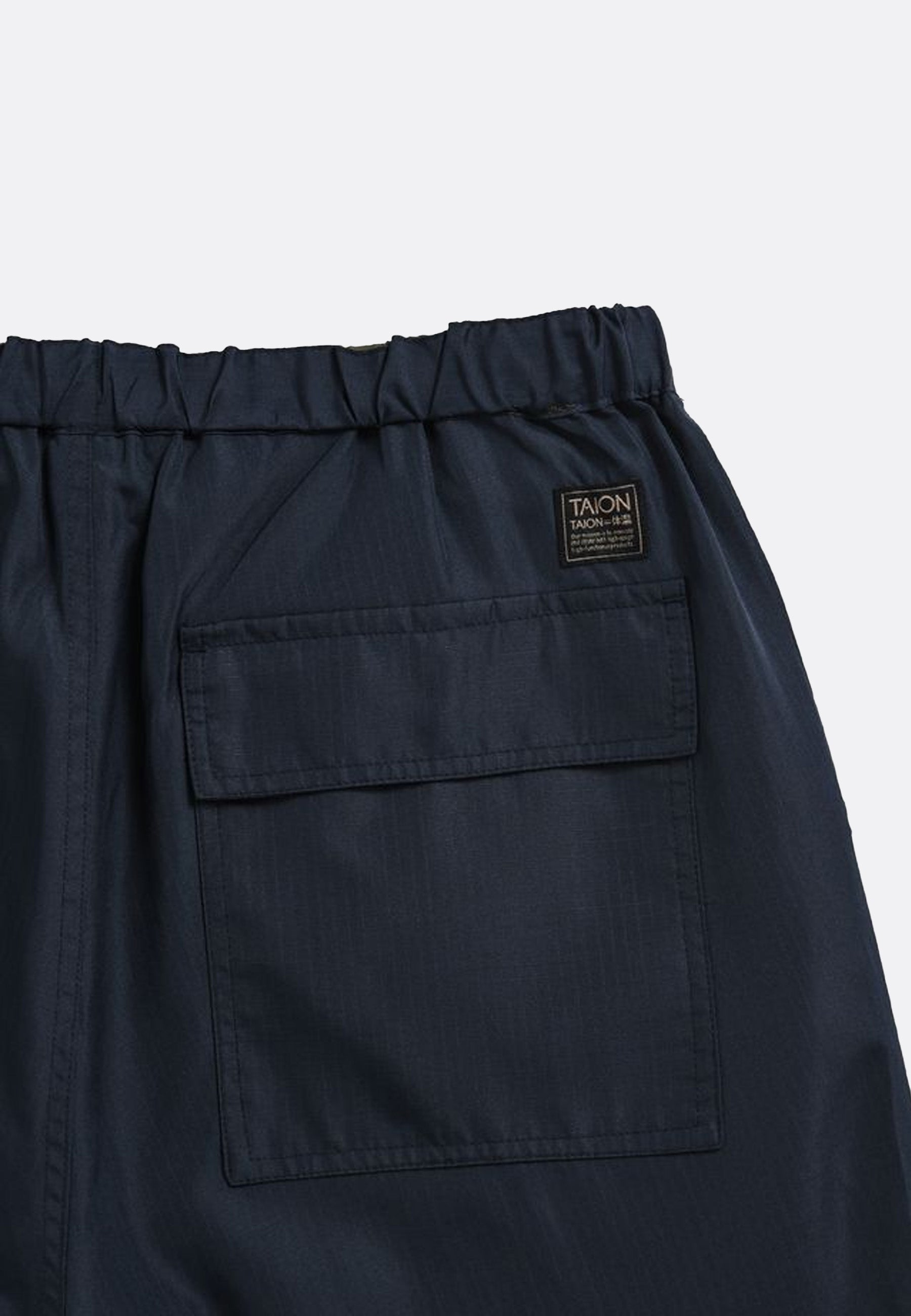 Non Down Military Reversible Wide Shorts - Black