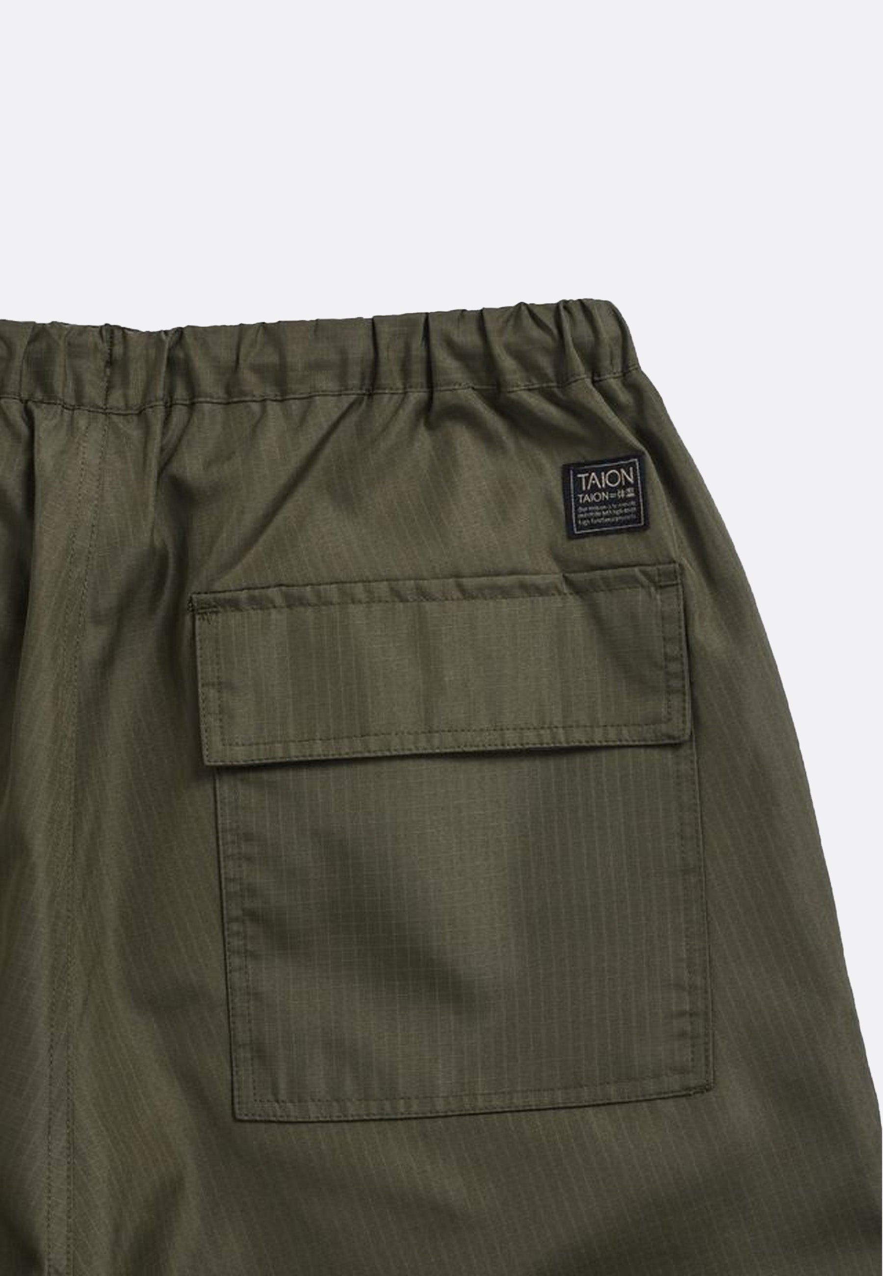 Non Down Military Reversible Wide Shorts - Black