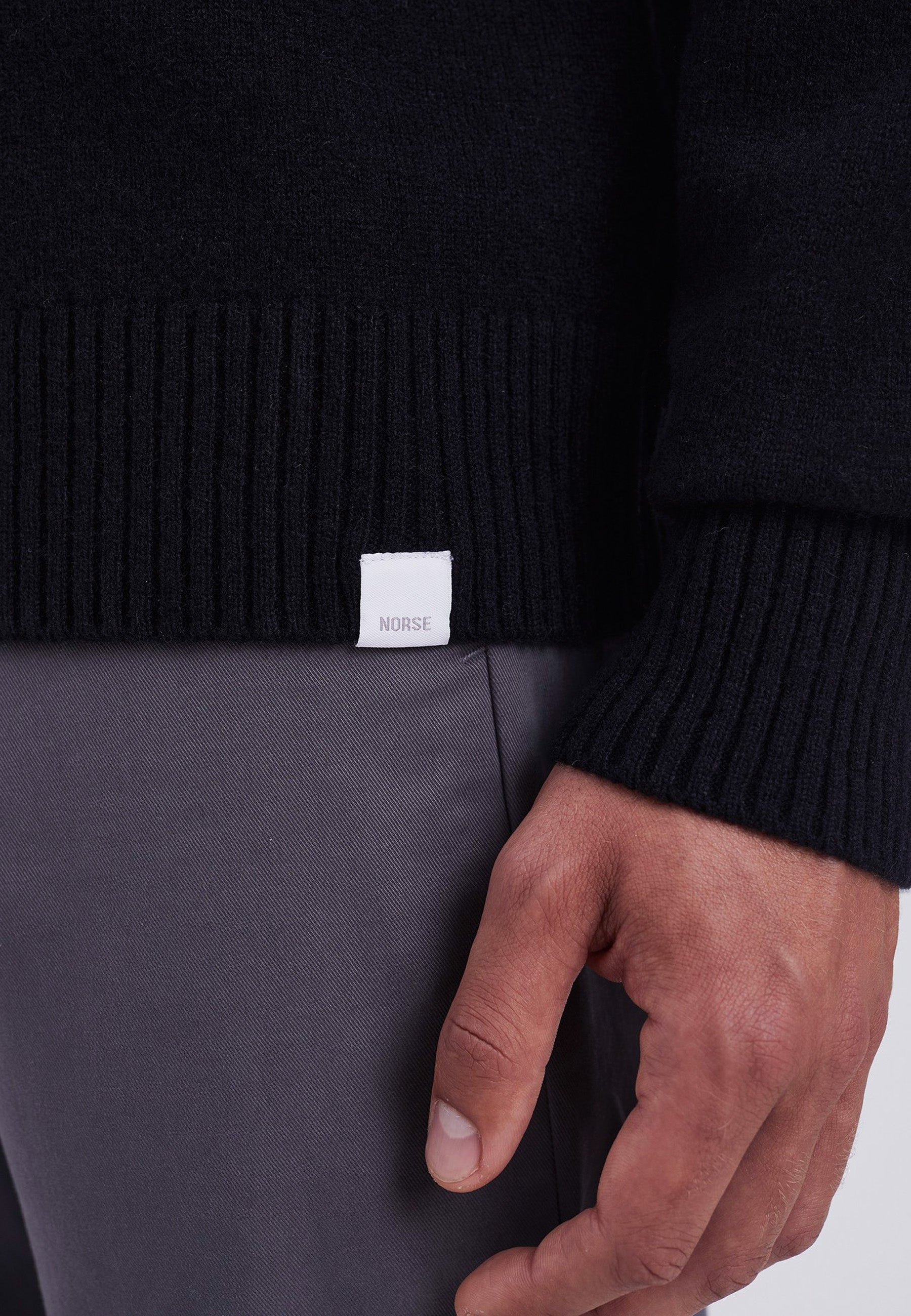 Standard Merino Lambswool Sweater - Black