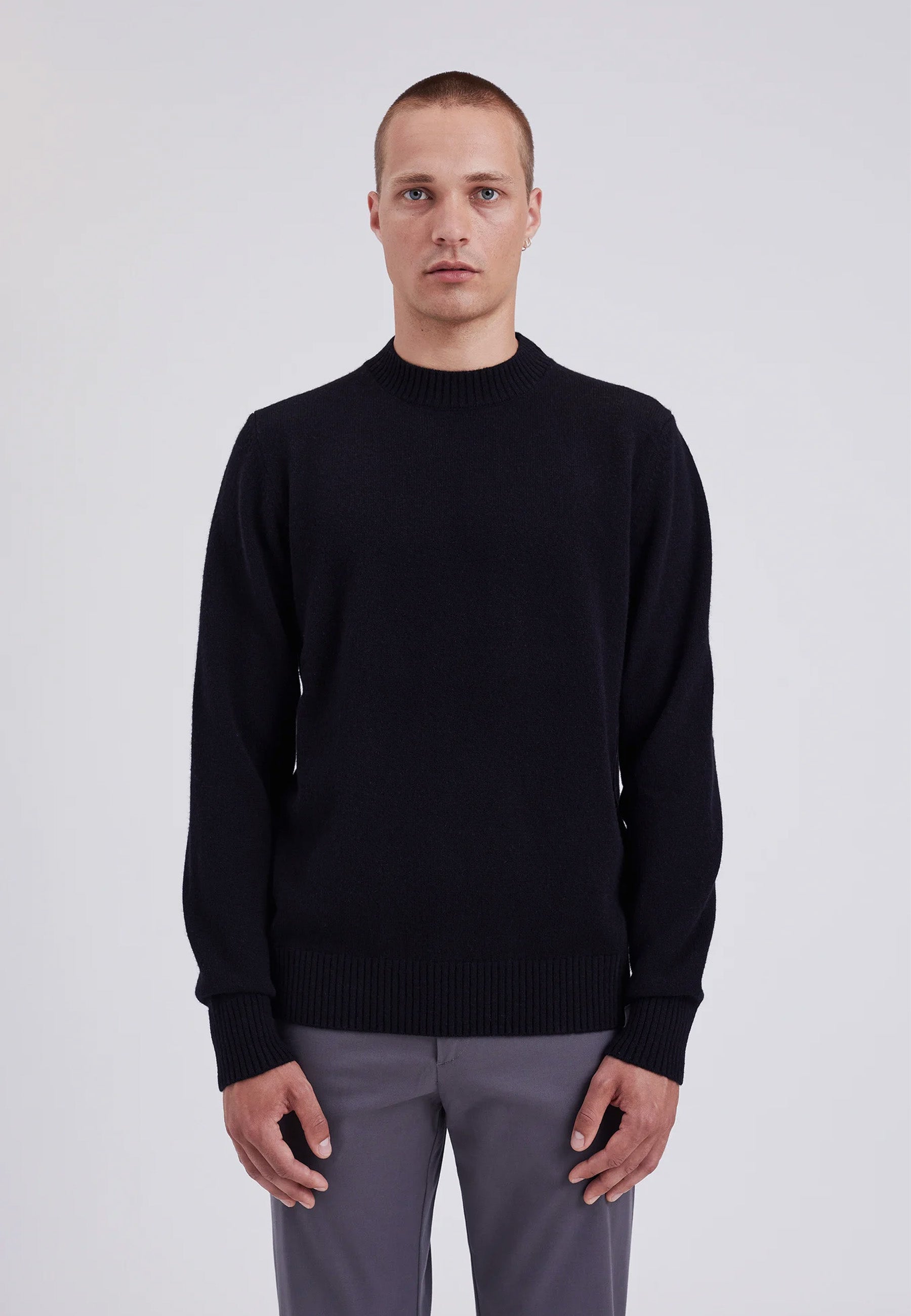 Standard Merino Lambswool Sweater - Black