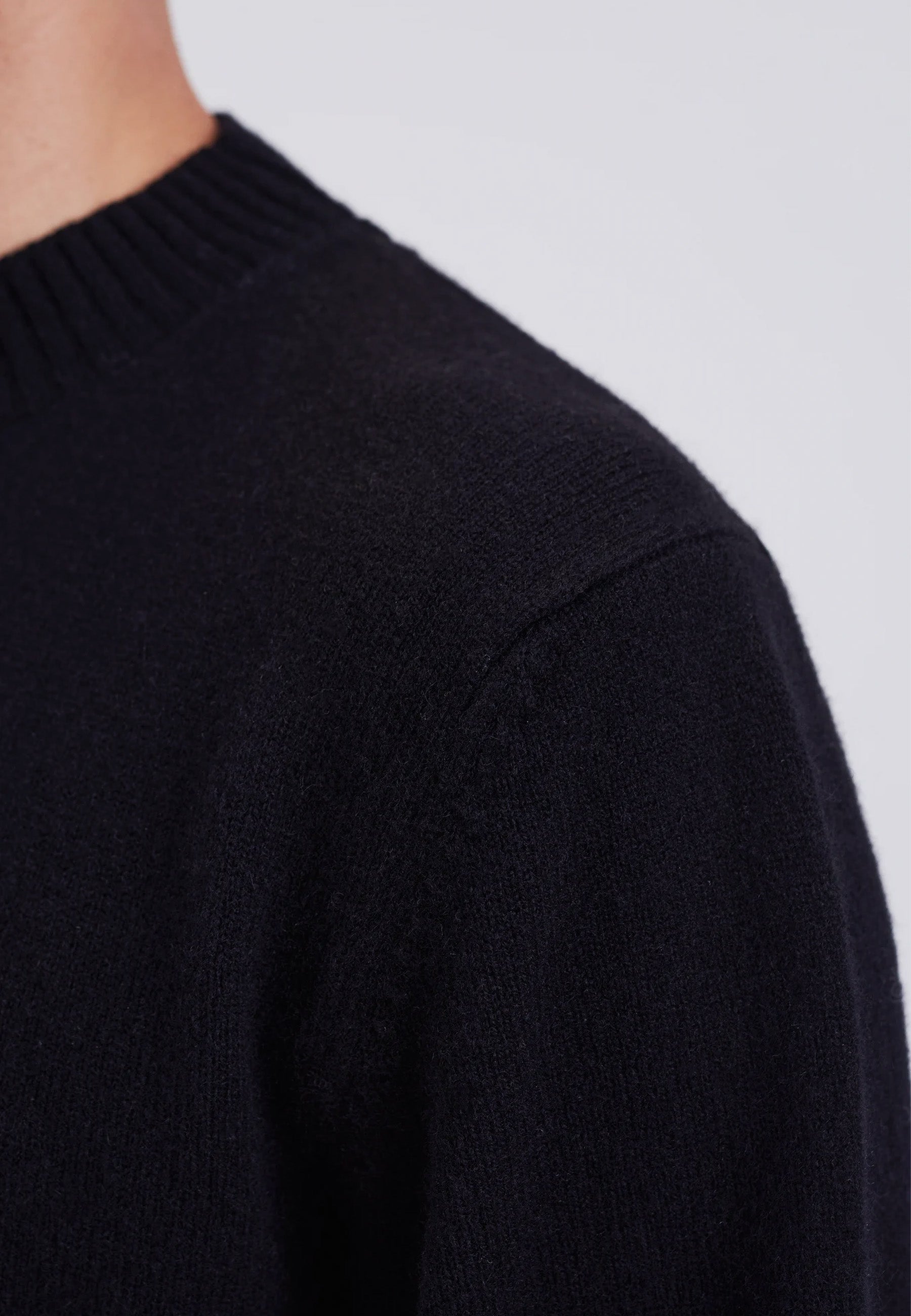 Standard Merino Lambswool Sweater - Black