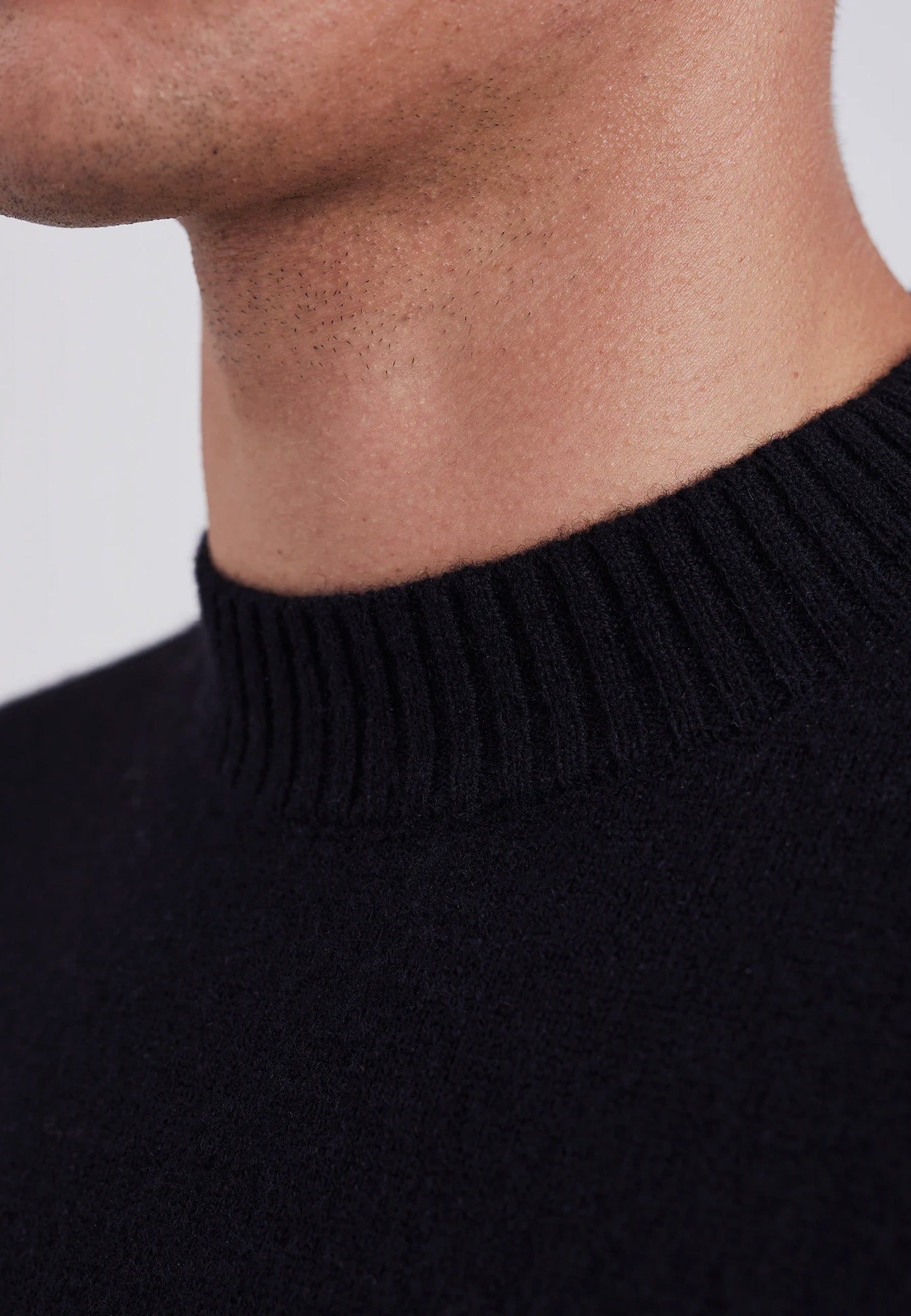 Standard Merino Lambswool Sweater - Black