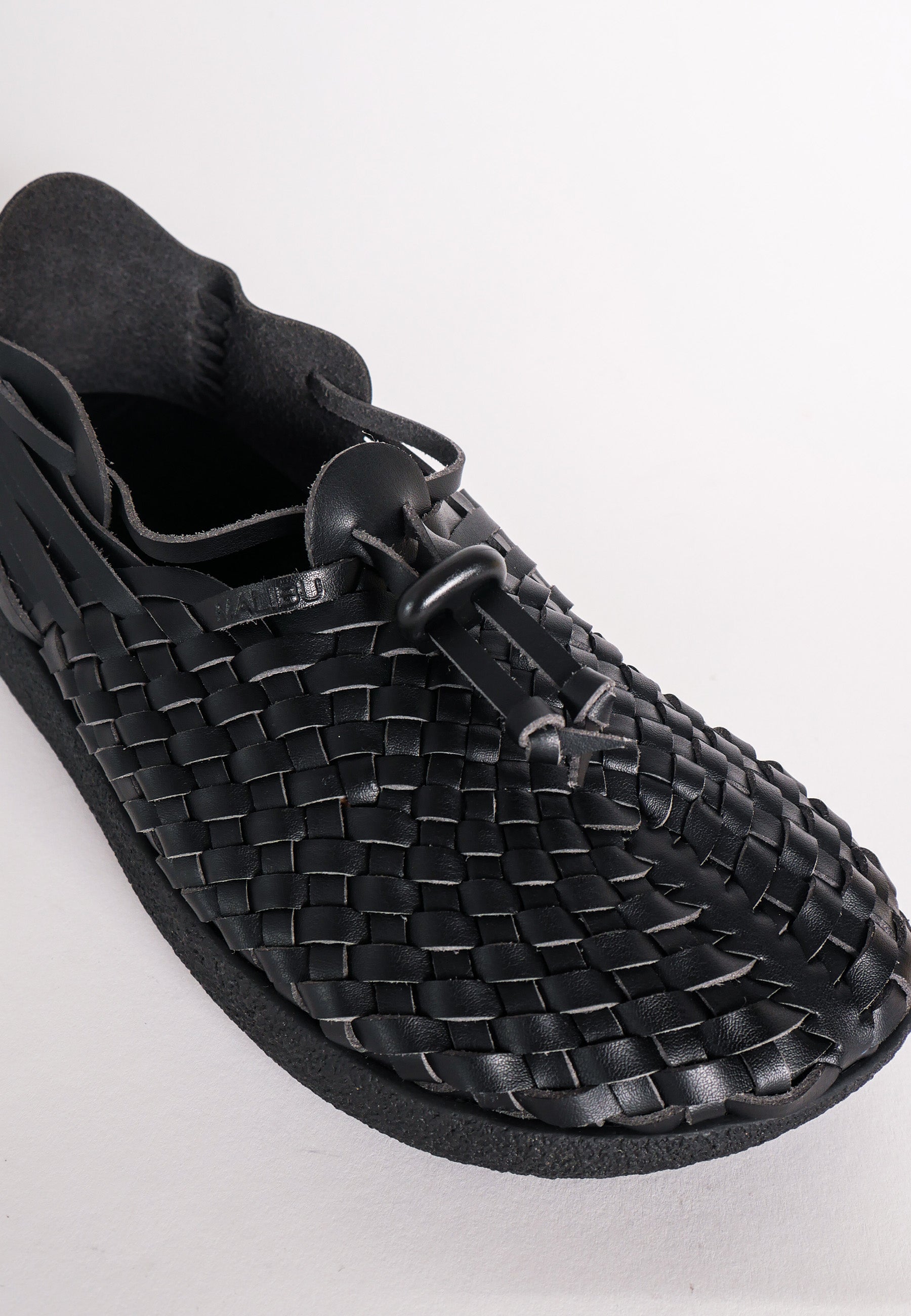 Latigo - Black/Black