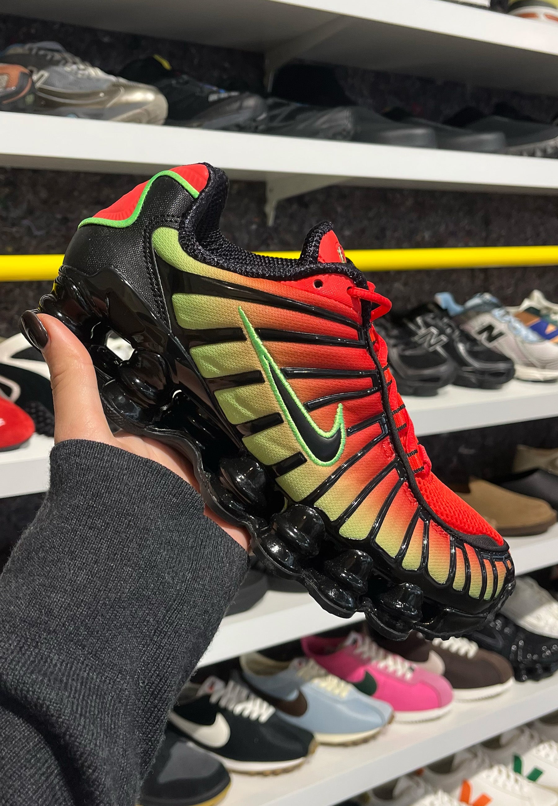 Shox TL - Light Crimson/Black/Green/Strike/Black