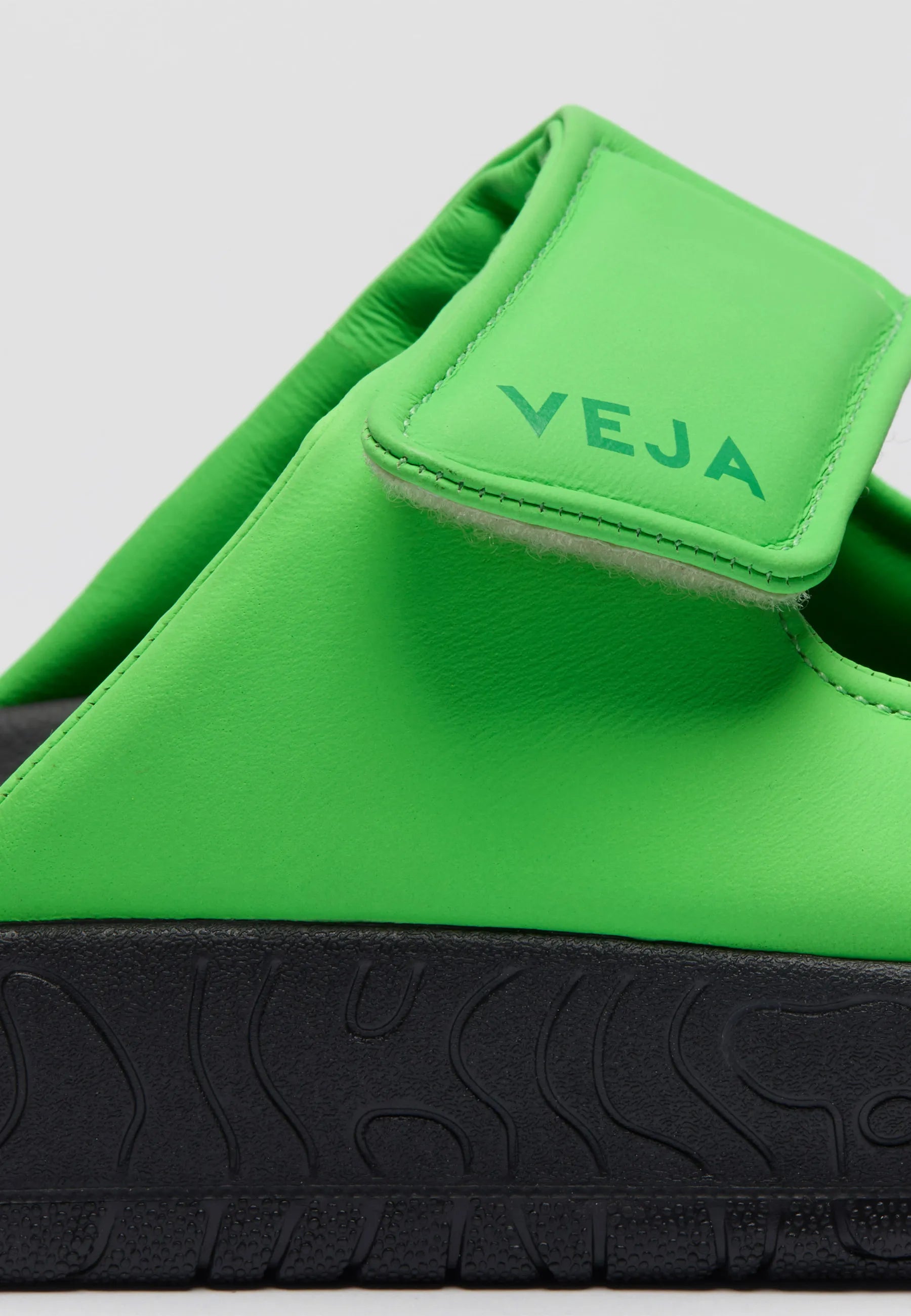 Etna Bold Leather - Absinthe