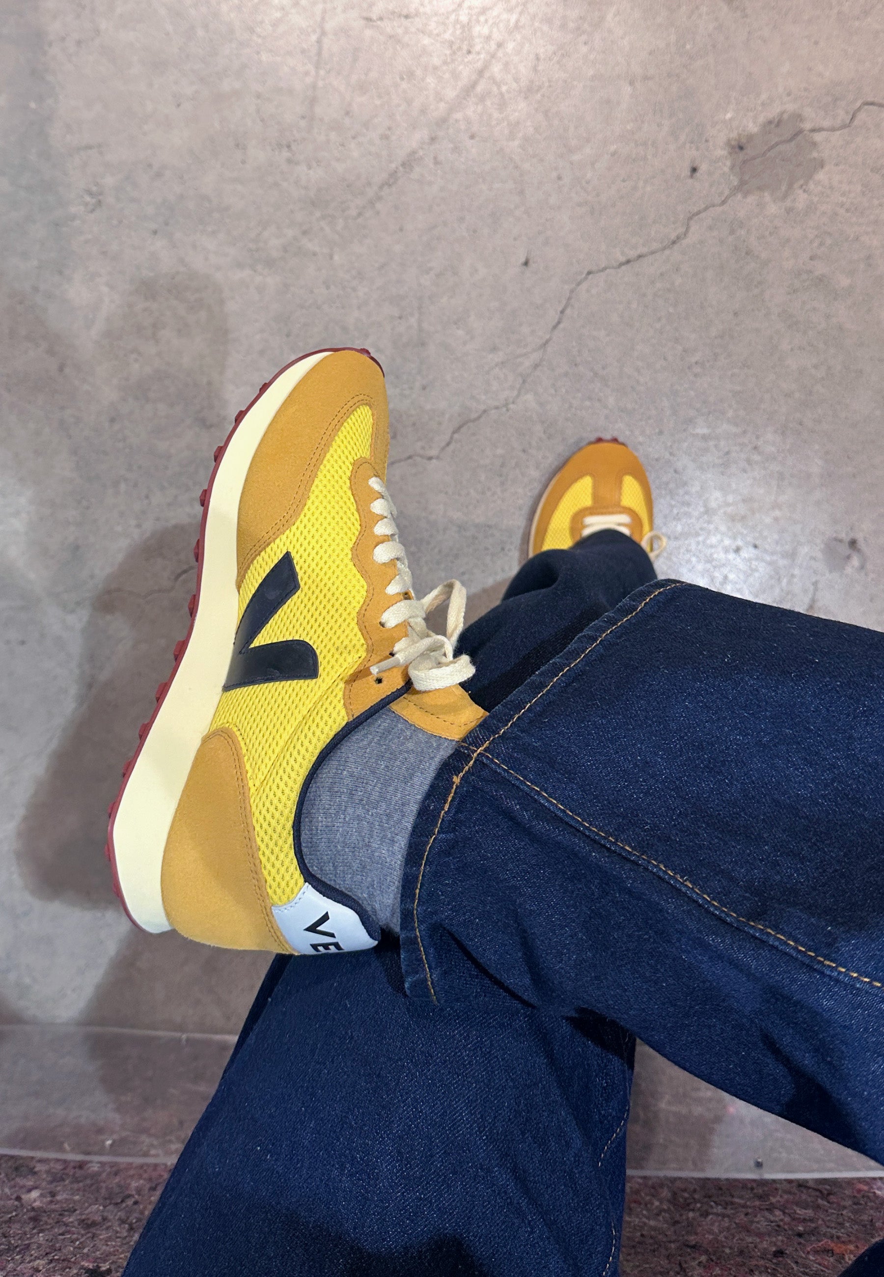 Veja Buy Rio Branco Alveomesh Tonic/Black/Moutarde online