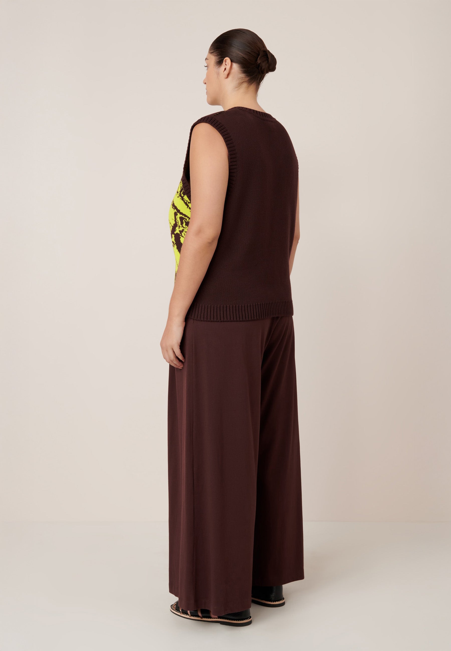 Wingspan Vest - Mahogany