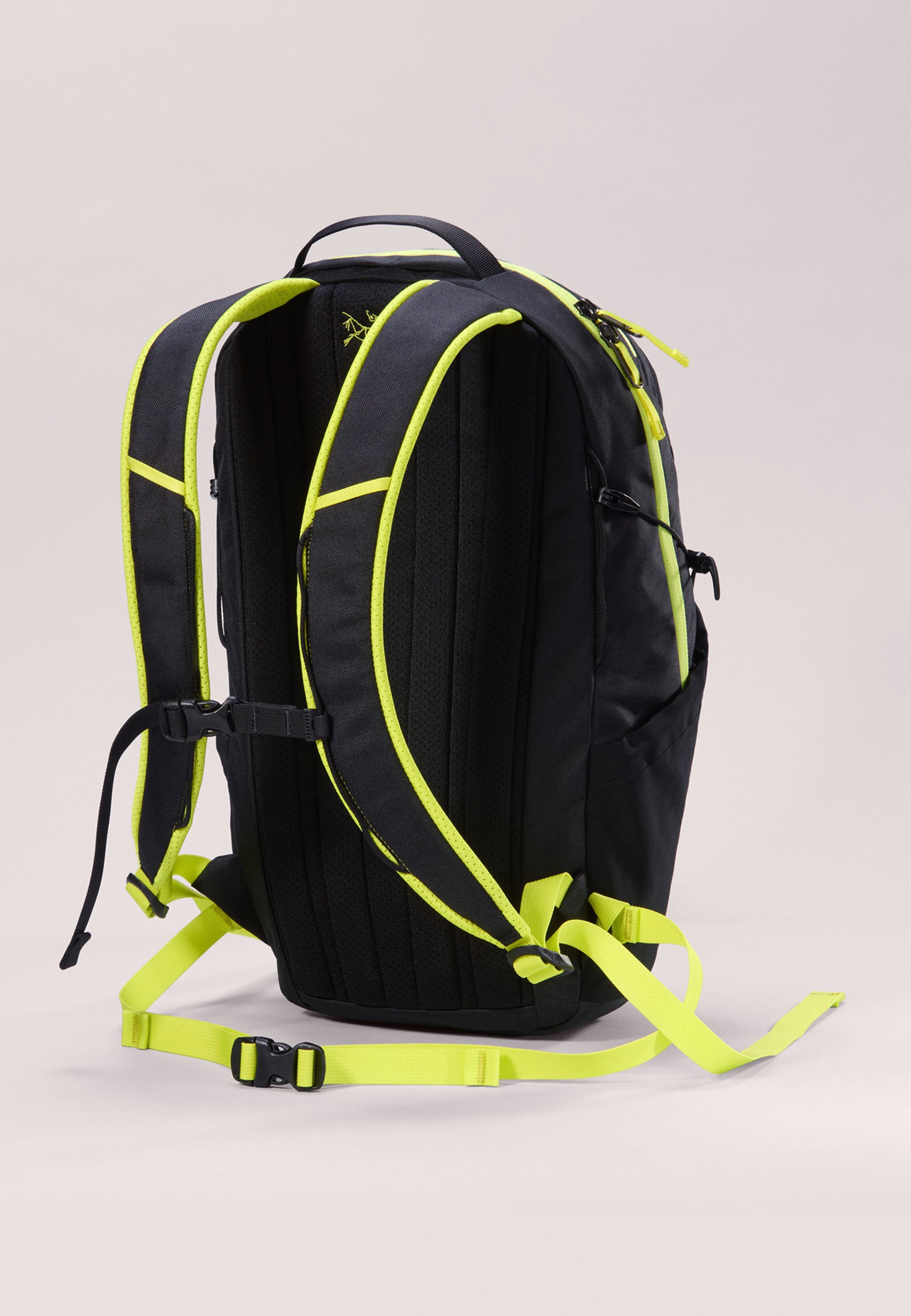 Arc'teryx | Buy Mantis 16 Backpack - Black/Euphoria online | Good