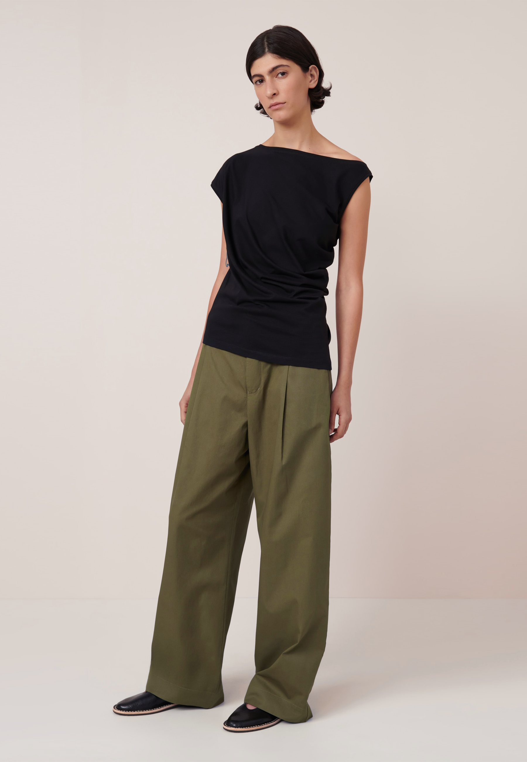 Asymmetric Top - Black