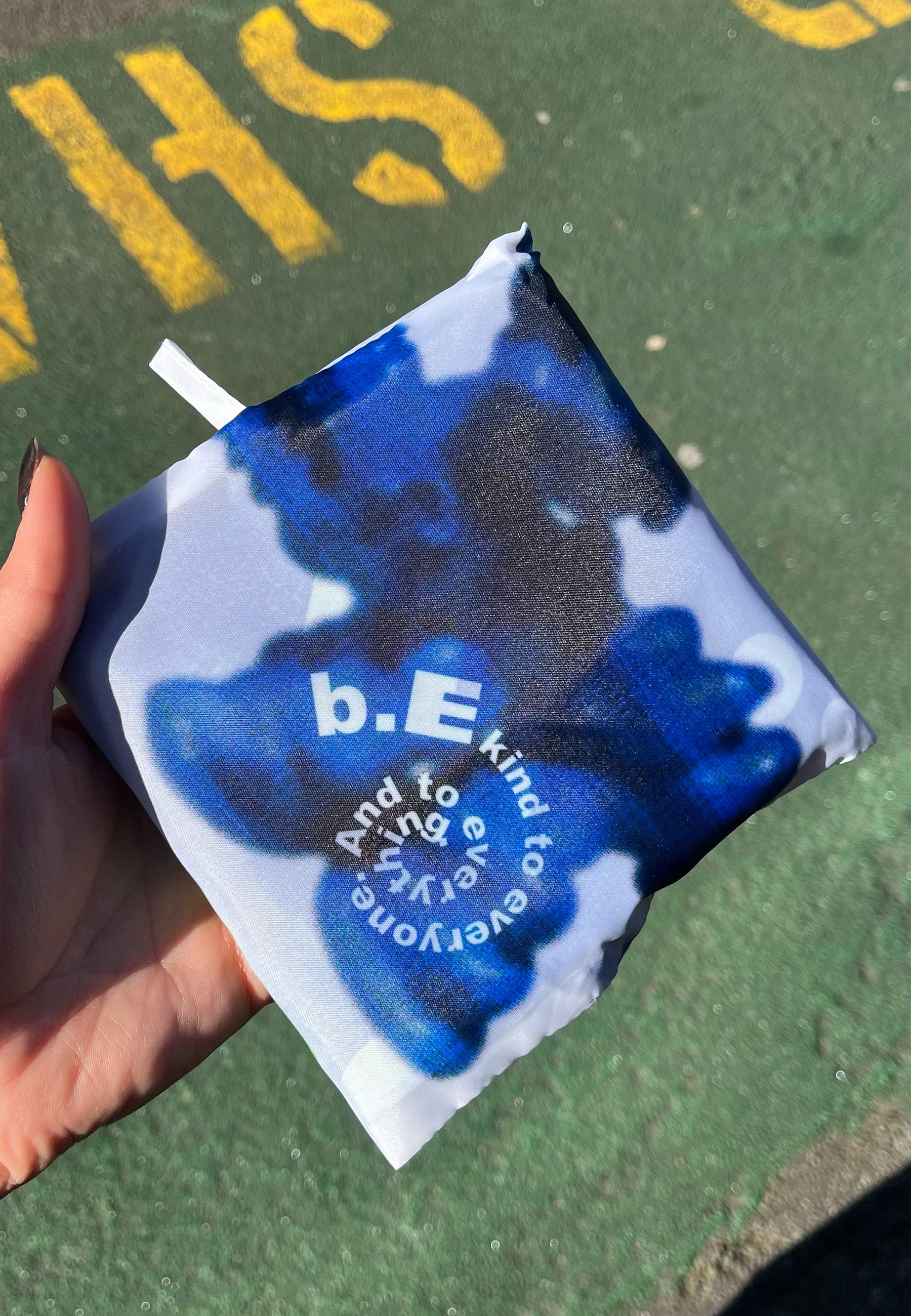 b.Eautiful x Kiiro Gummies XL Reusable Bag - White