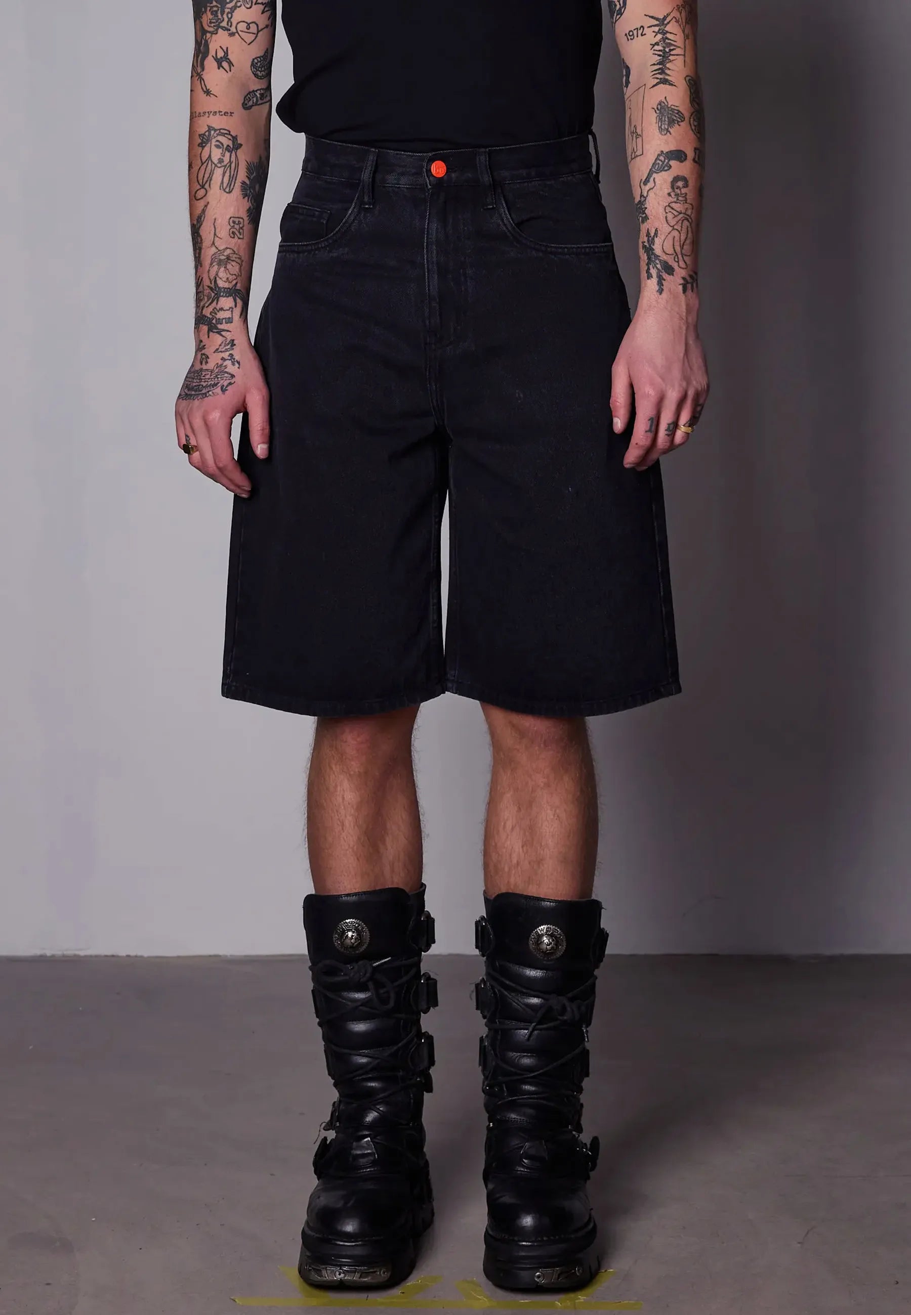 Super Loose Shorts - Black