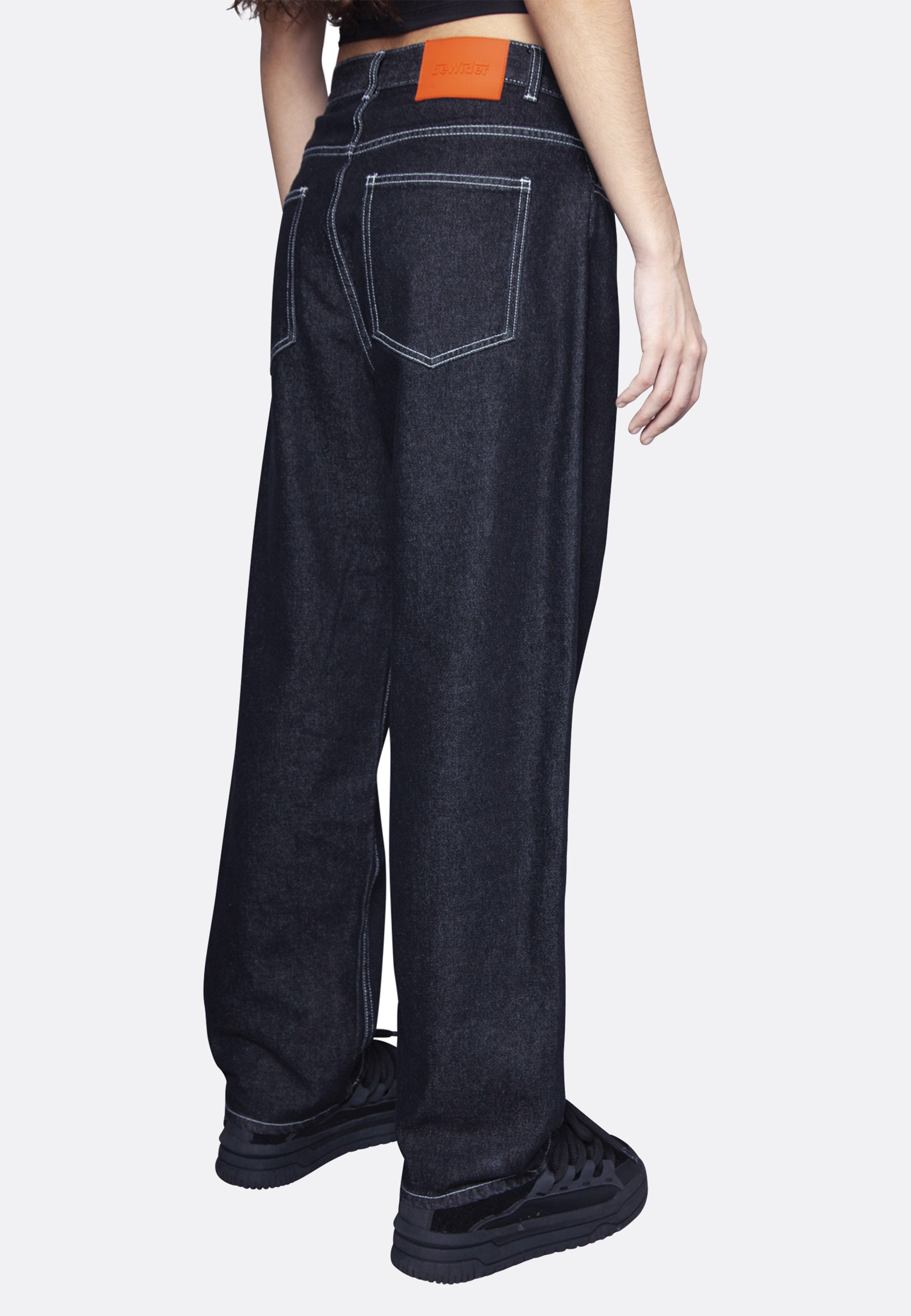 Super Loose - Black Washed/White Stitching