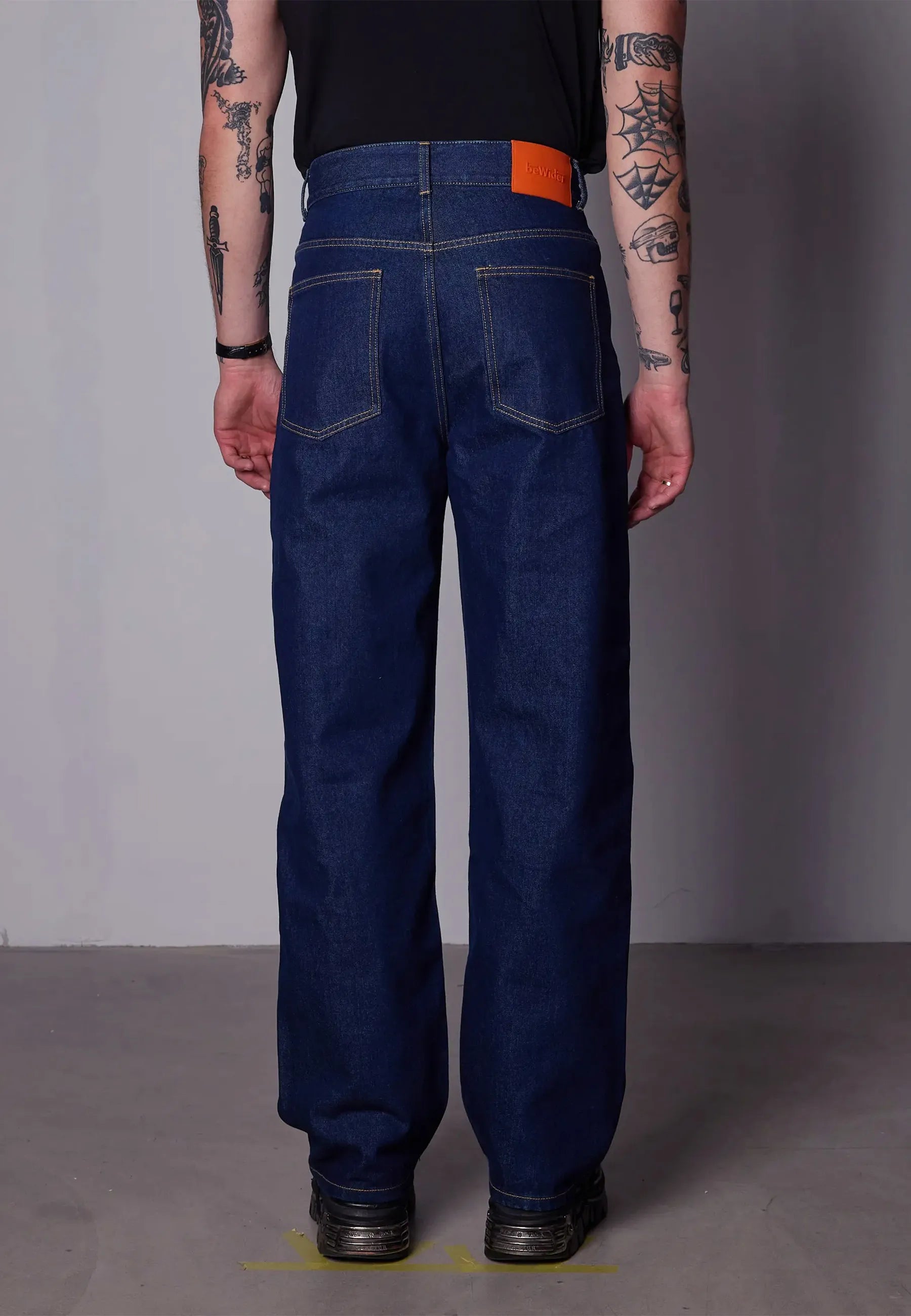 Super Loose - Dark Blue/Tobacco Stitching