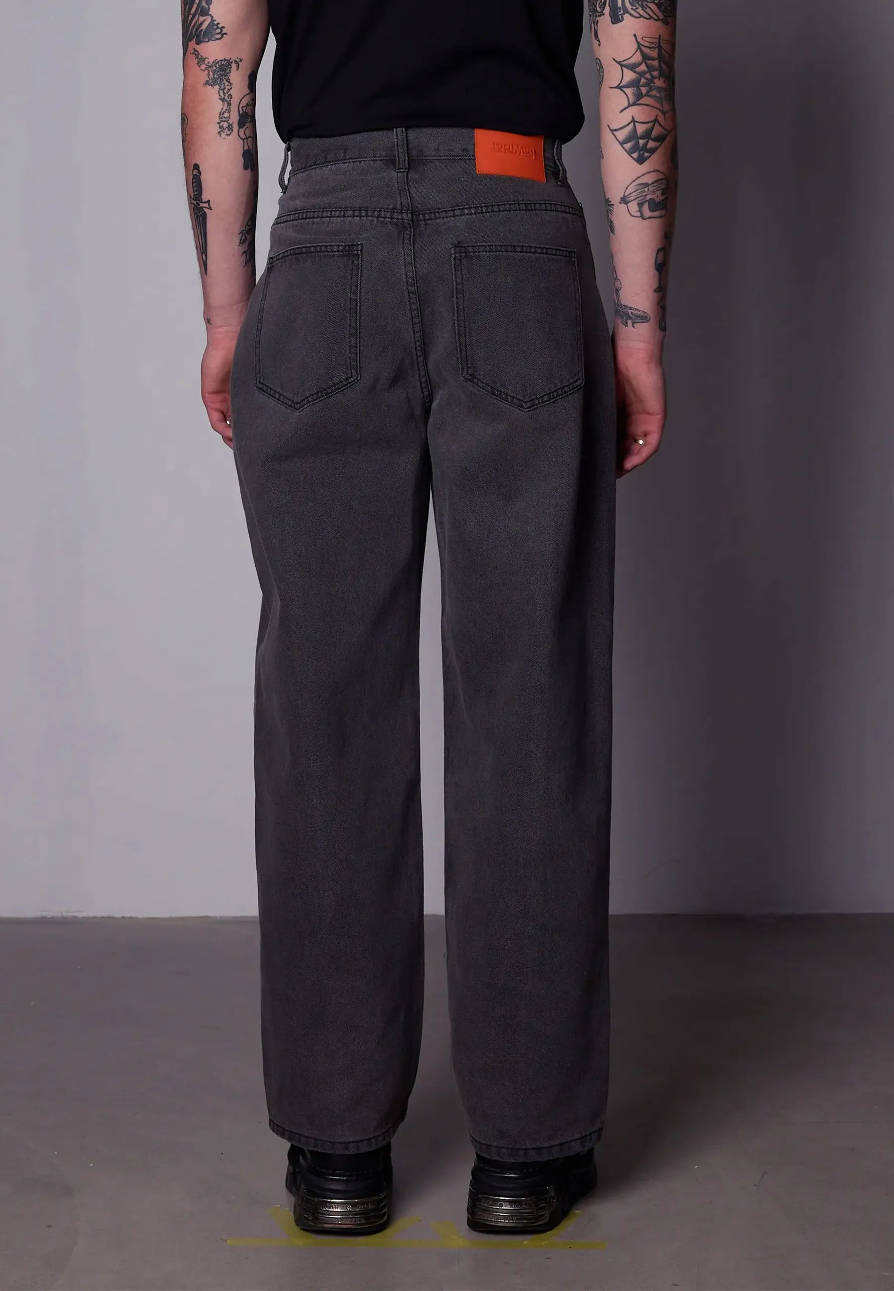 Super Loose - Dark Grey With Front Cut