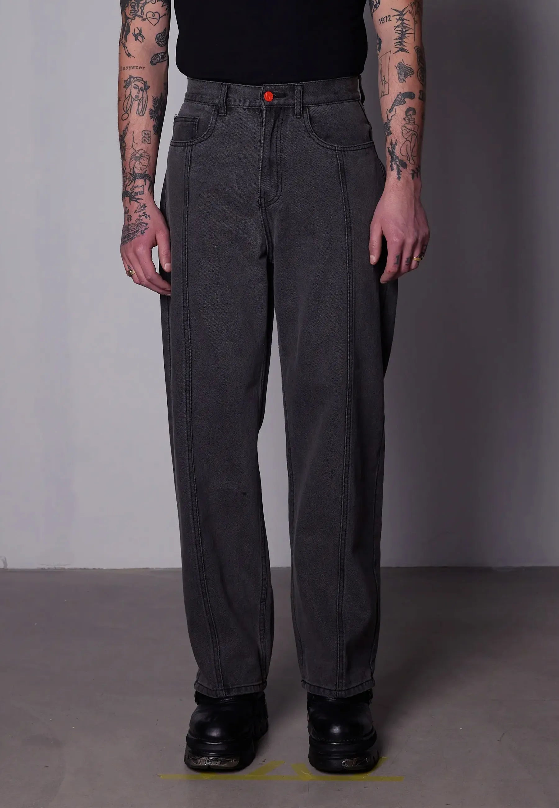 Super Loose - Dark Grey With Front Cut