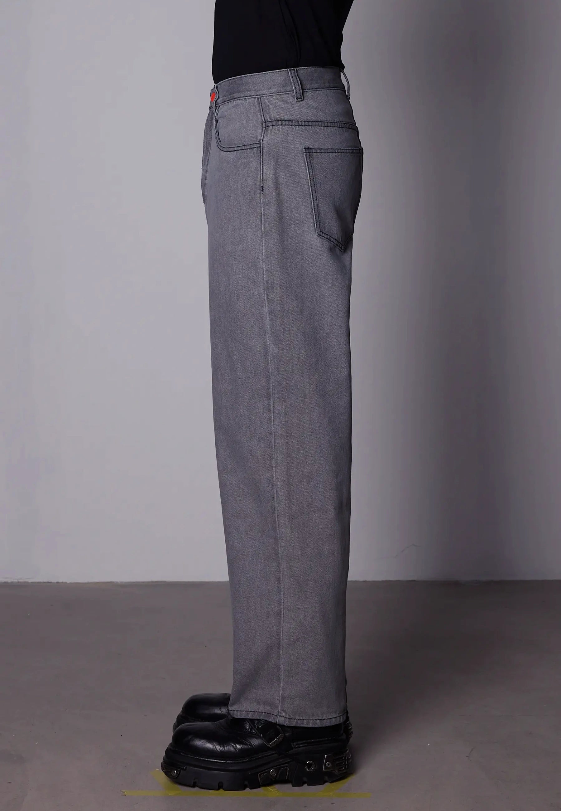 Super Loose - Dark Grey/Black Stitching