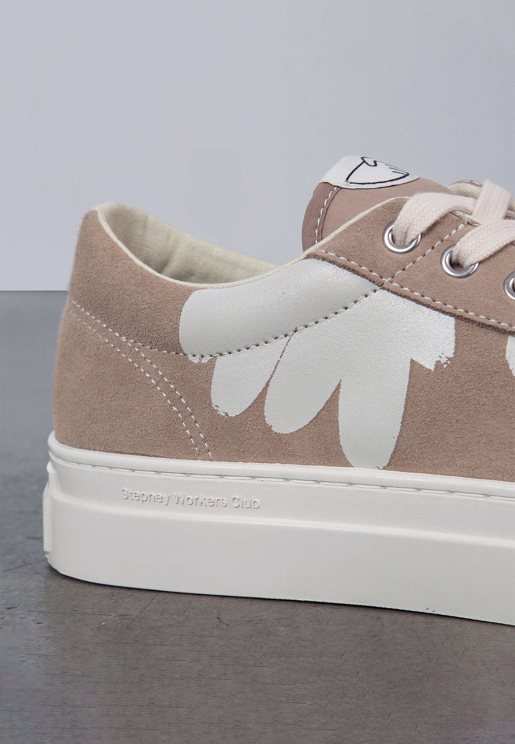 Dellow Cup Shroom Hands Suede - Earth/White