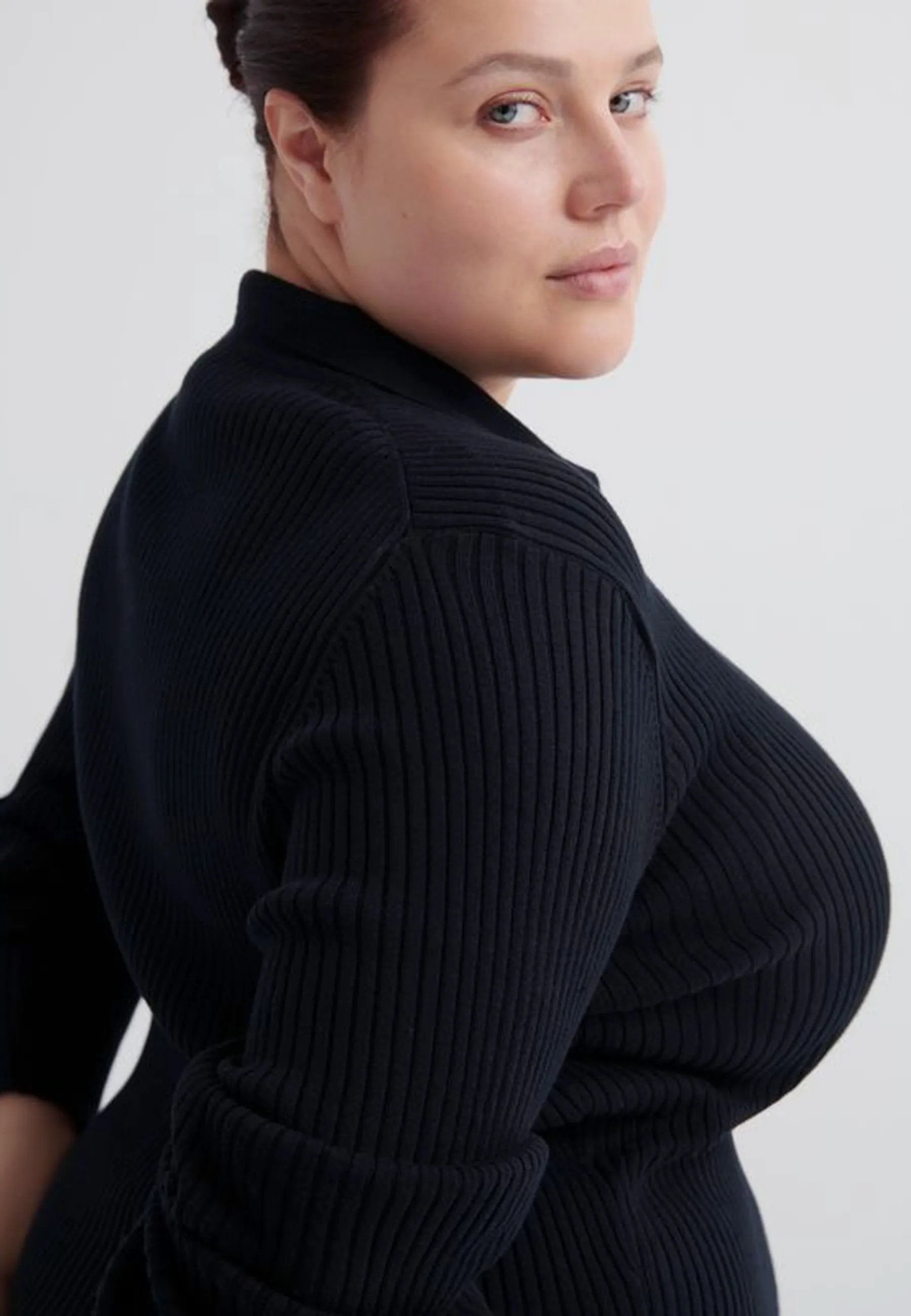 Manuscript Top - Black