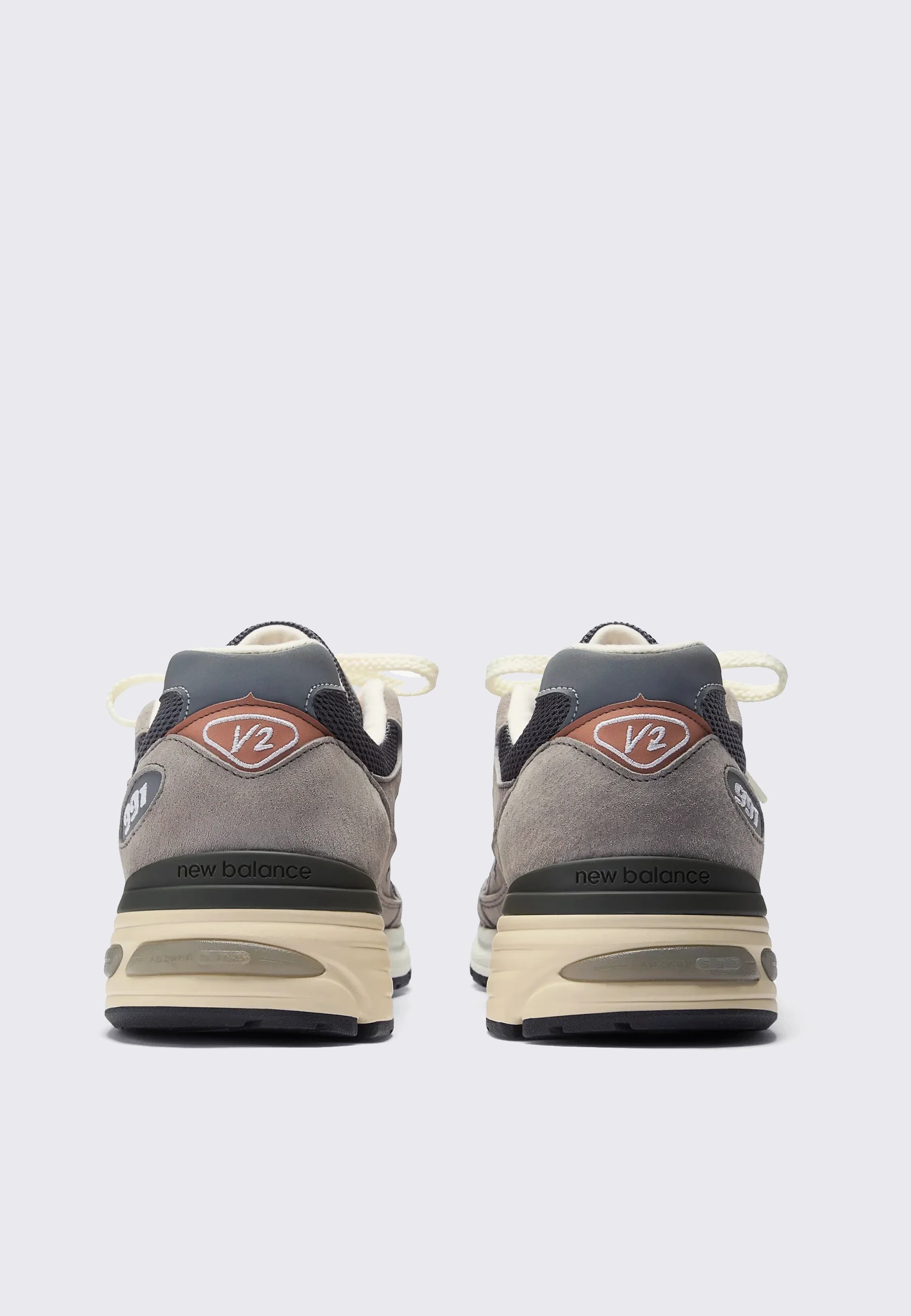 Made in UK 991v2 - Elephant Skin/Dark Gull Grey - U991GC2