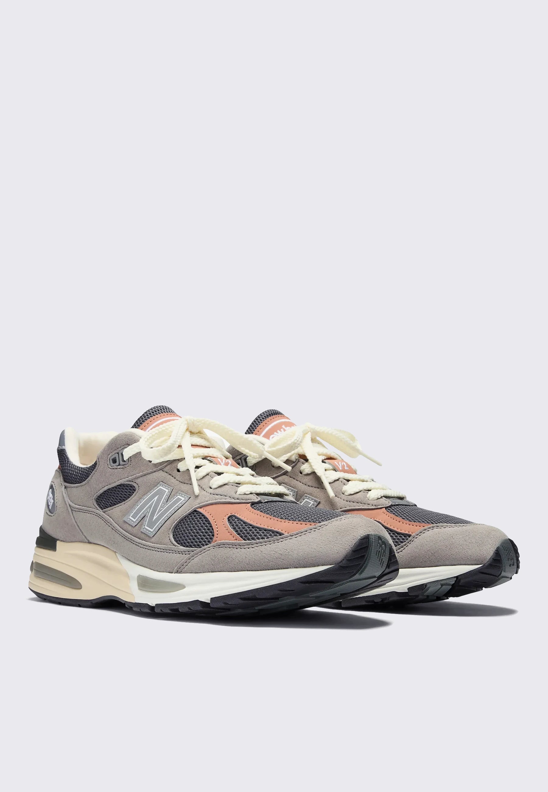 Made in UK 991v2 - Elephant Skin/Dark Gull Grey - U991GC2