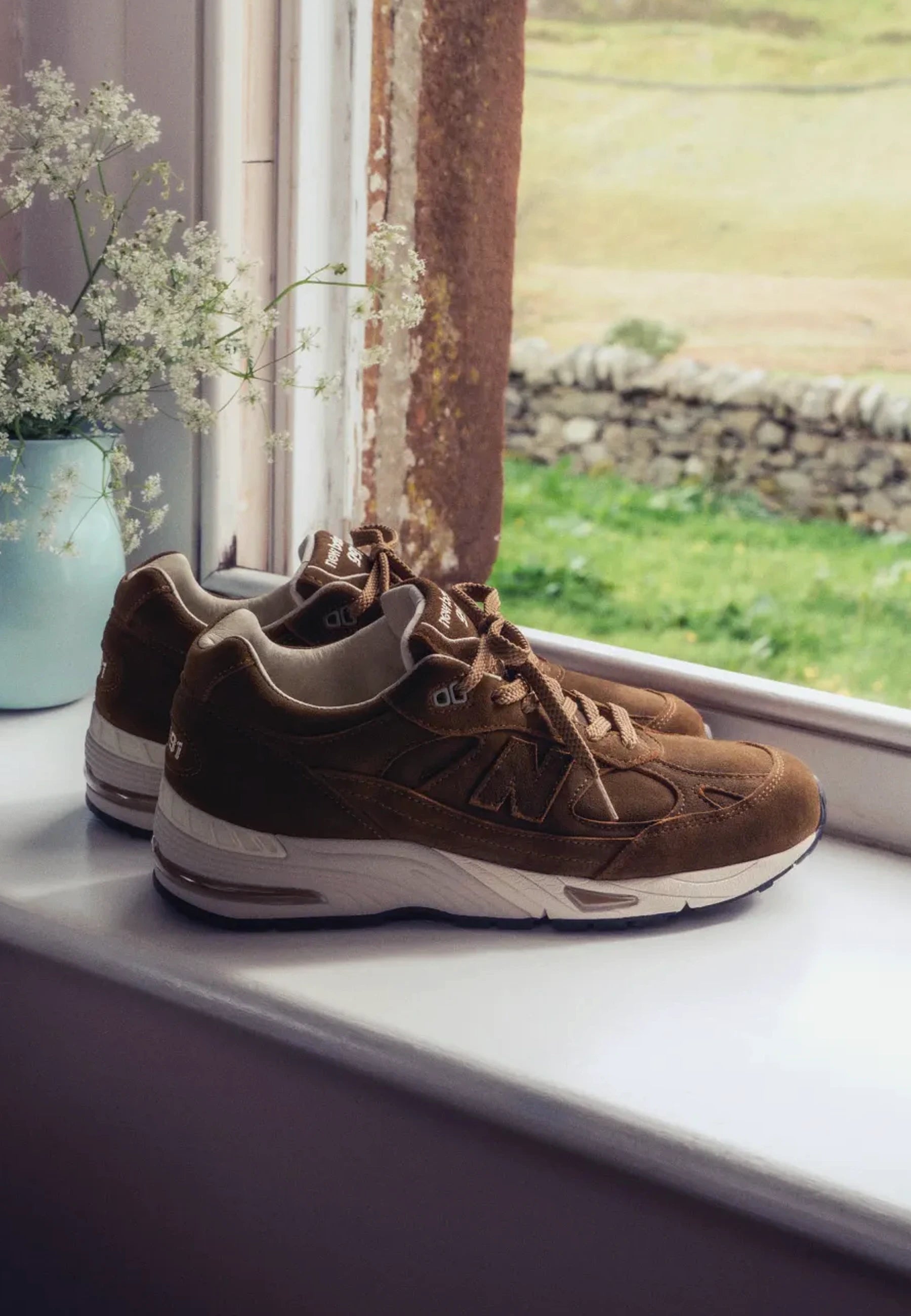 Made in UK 991v2 - Luxe Suede Dijon/Castle Wall - M991CM1