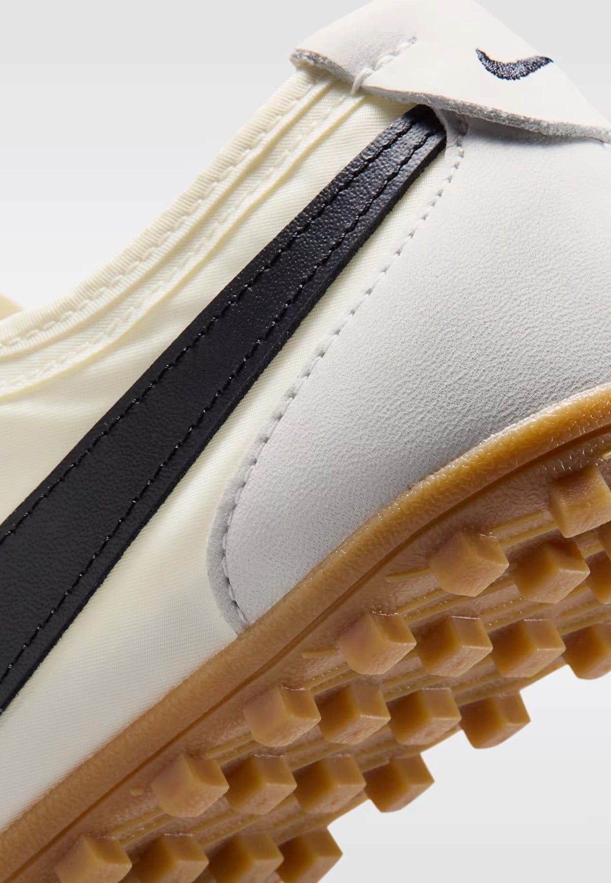 Women's Moon Shoe OG - Sail/Black/Sail