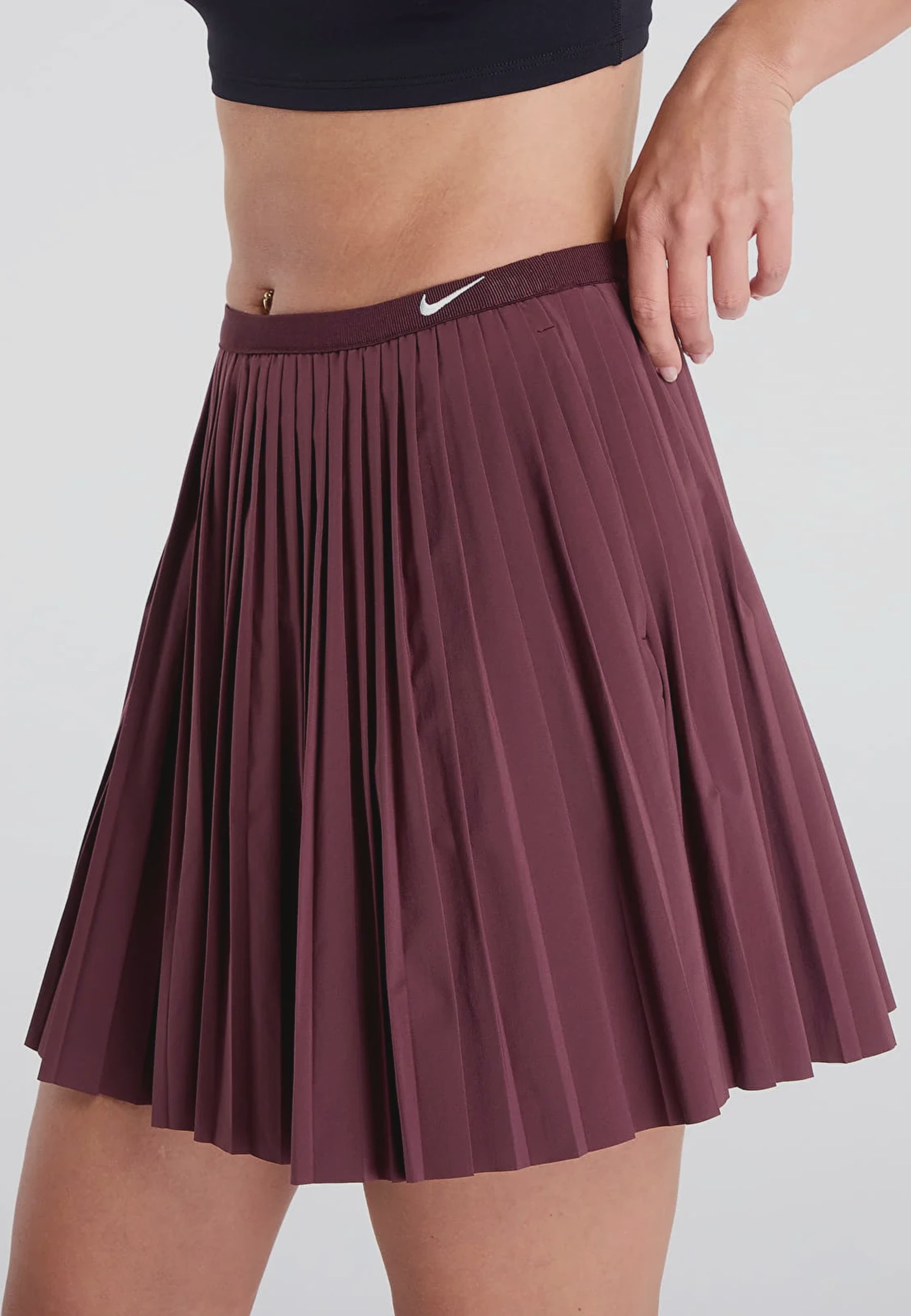 Women's Pleated Skirt - Burgundy