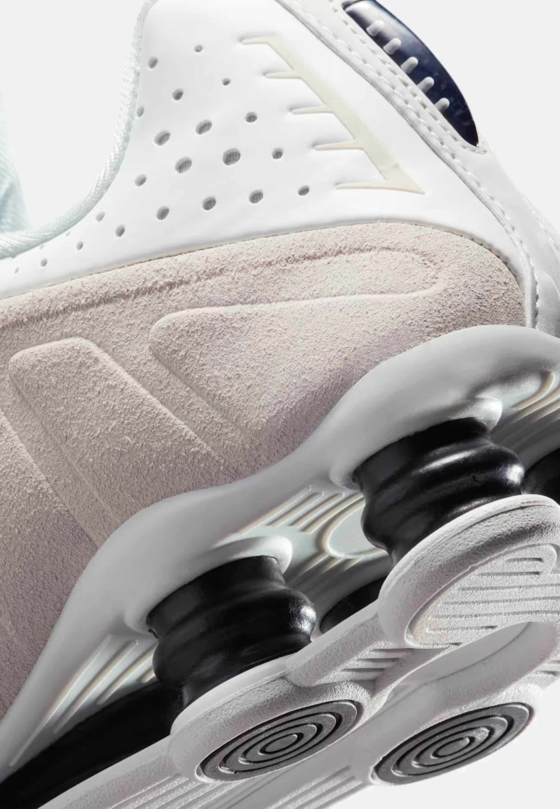 Women's Shox R4 - Summit White/Black