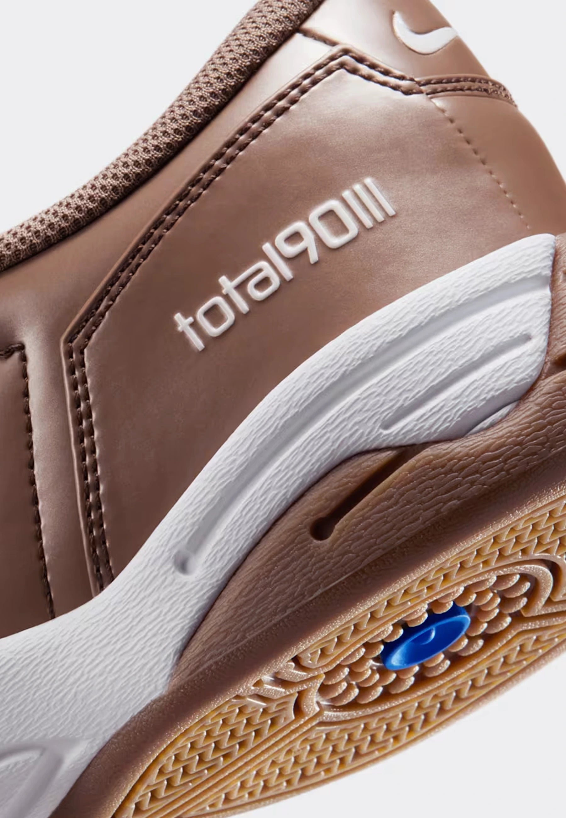 Total 90 - Mink Brown/White Racer Blue