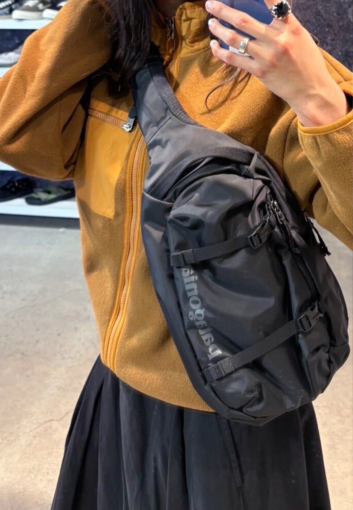 Atom Sling 8L - Black