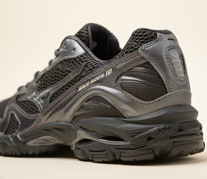 Wave Rider 10 - Black Sand/Black Sand/Metallic Grey