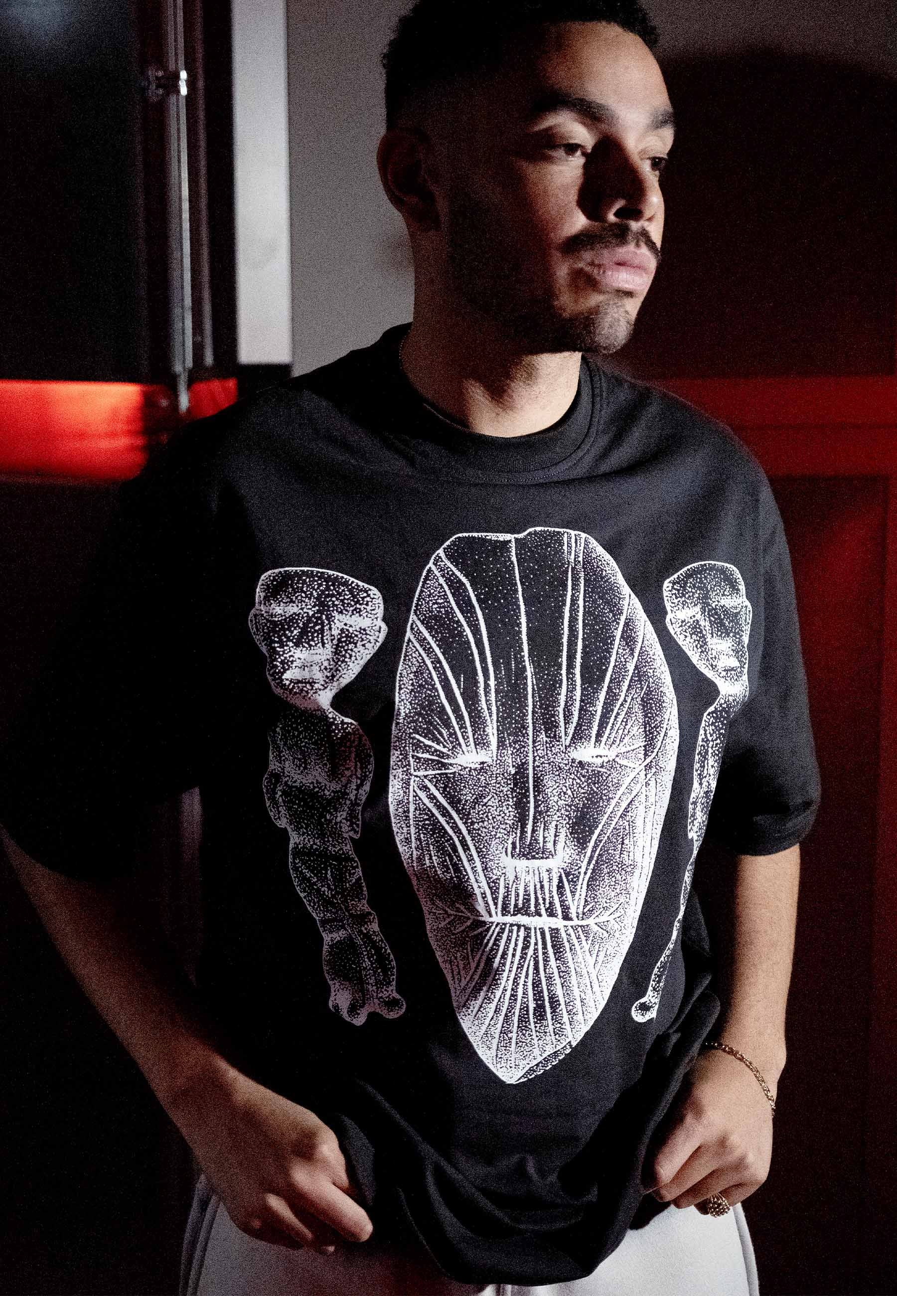 Face Figures Hands T-Shirt - Black