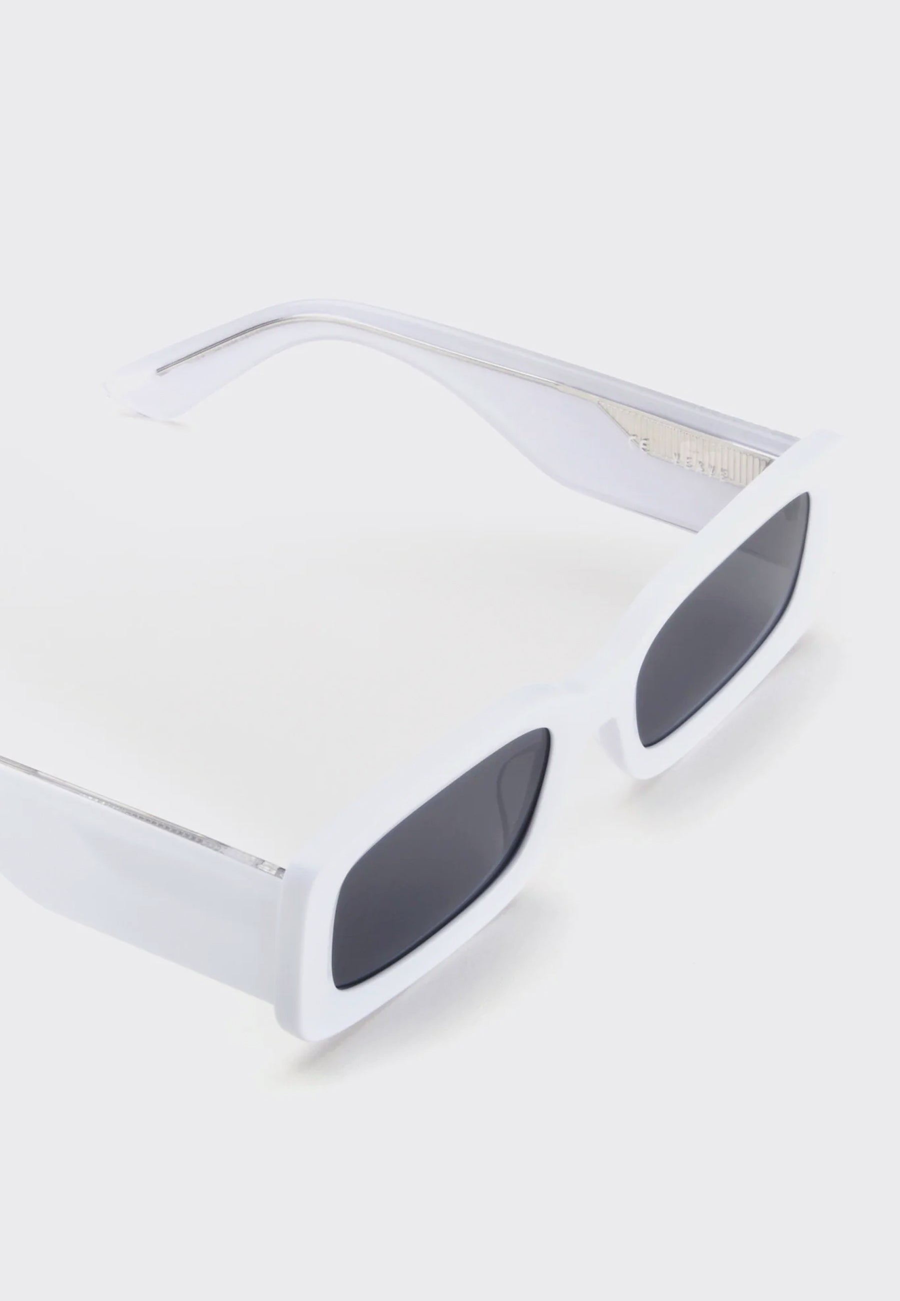 Verve Sunglasses - White/Black