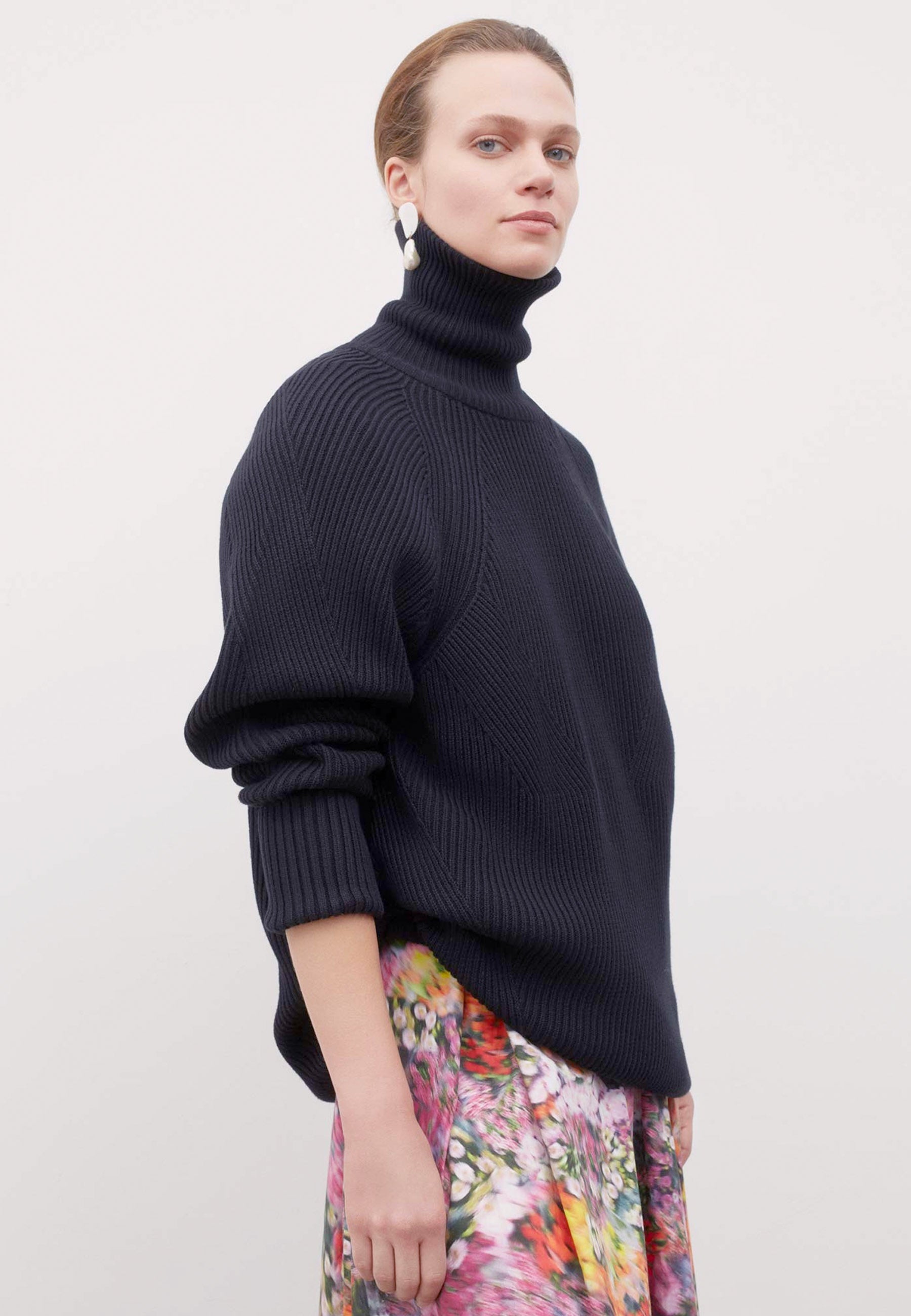 Henri Roll Neck Jumper - black