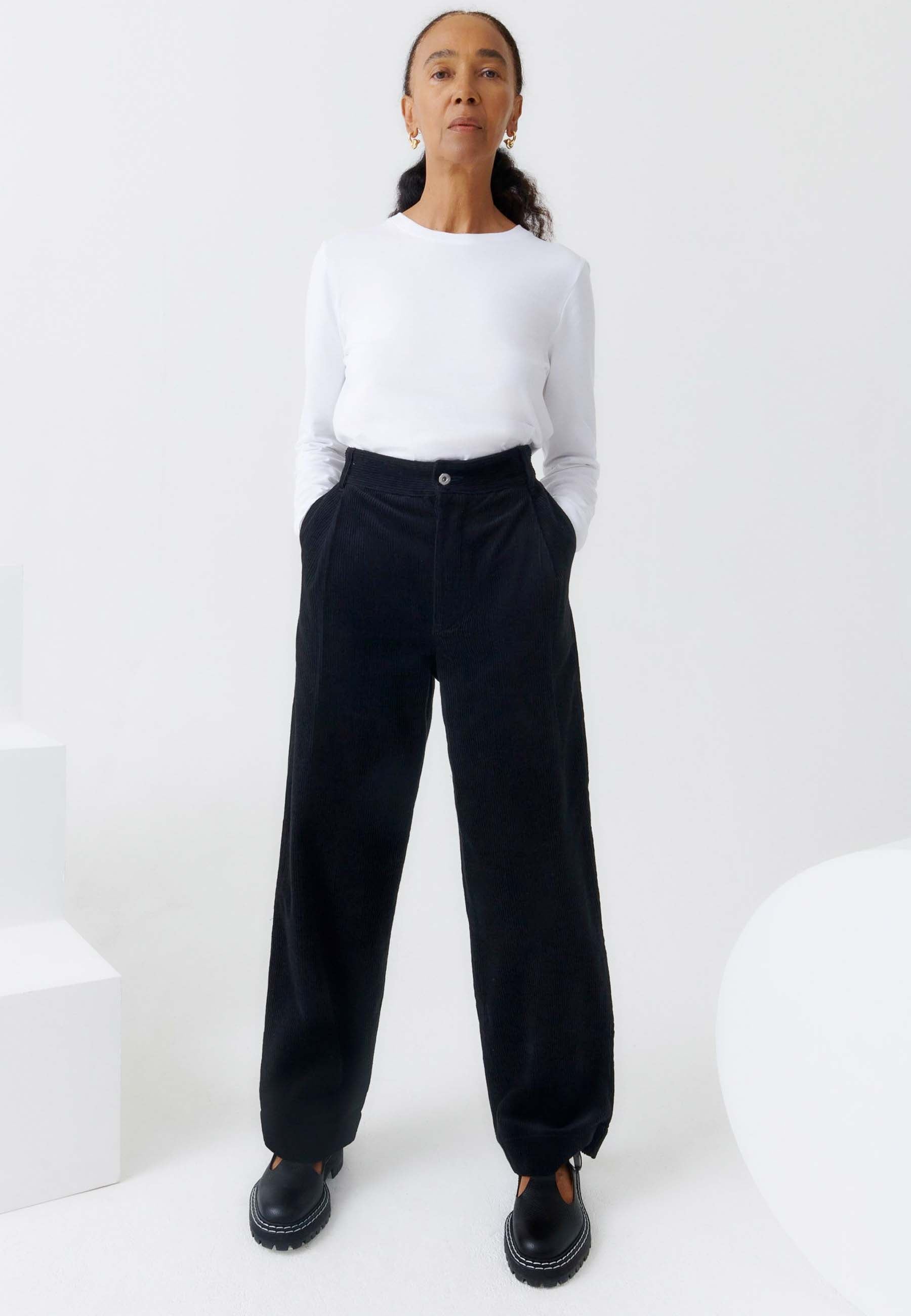 George Pant - black corduroy