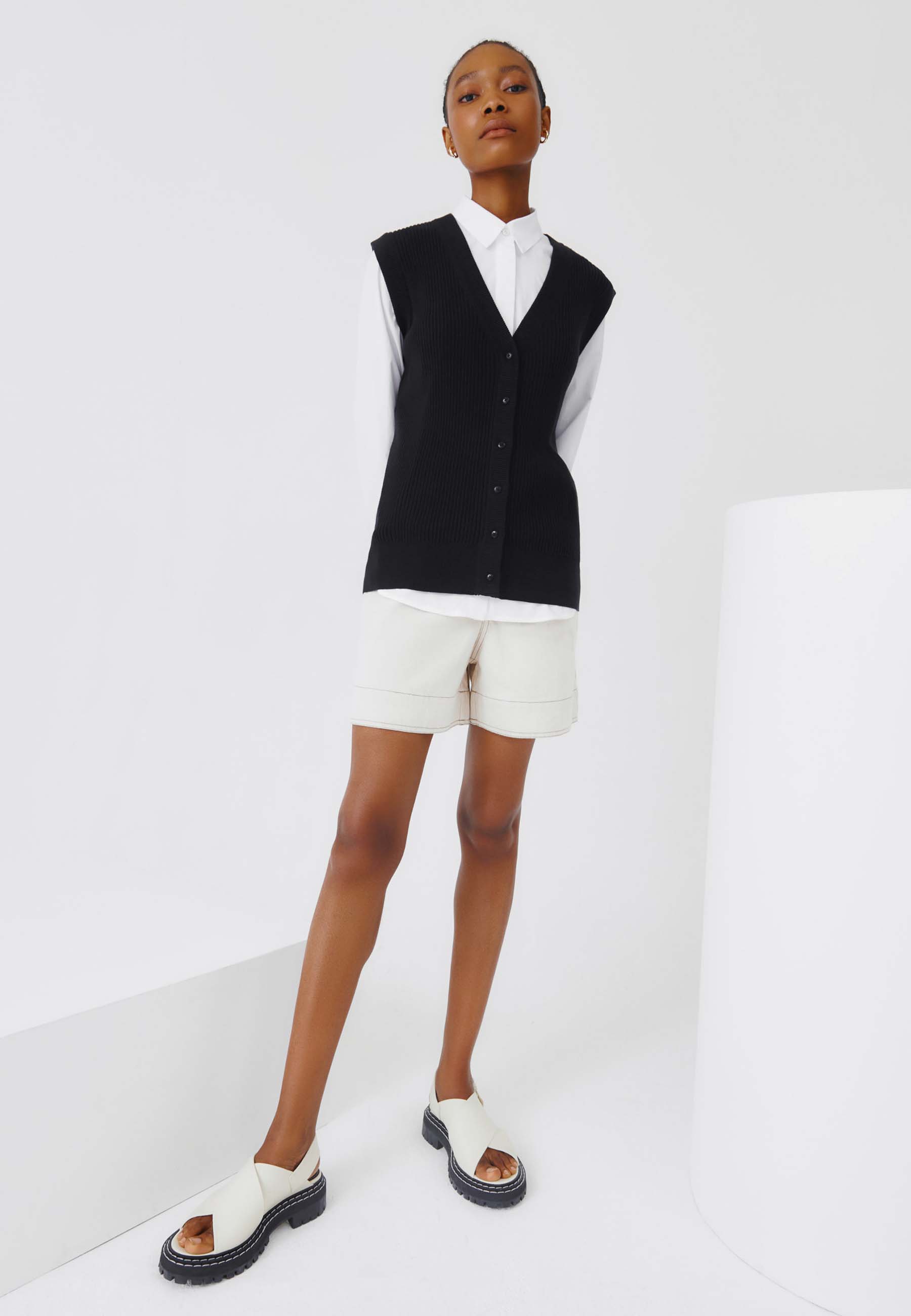 Mila Knit Vest - black