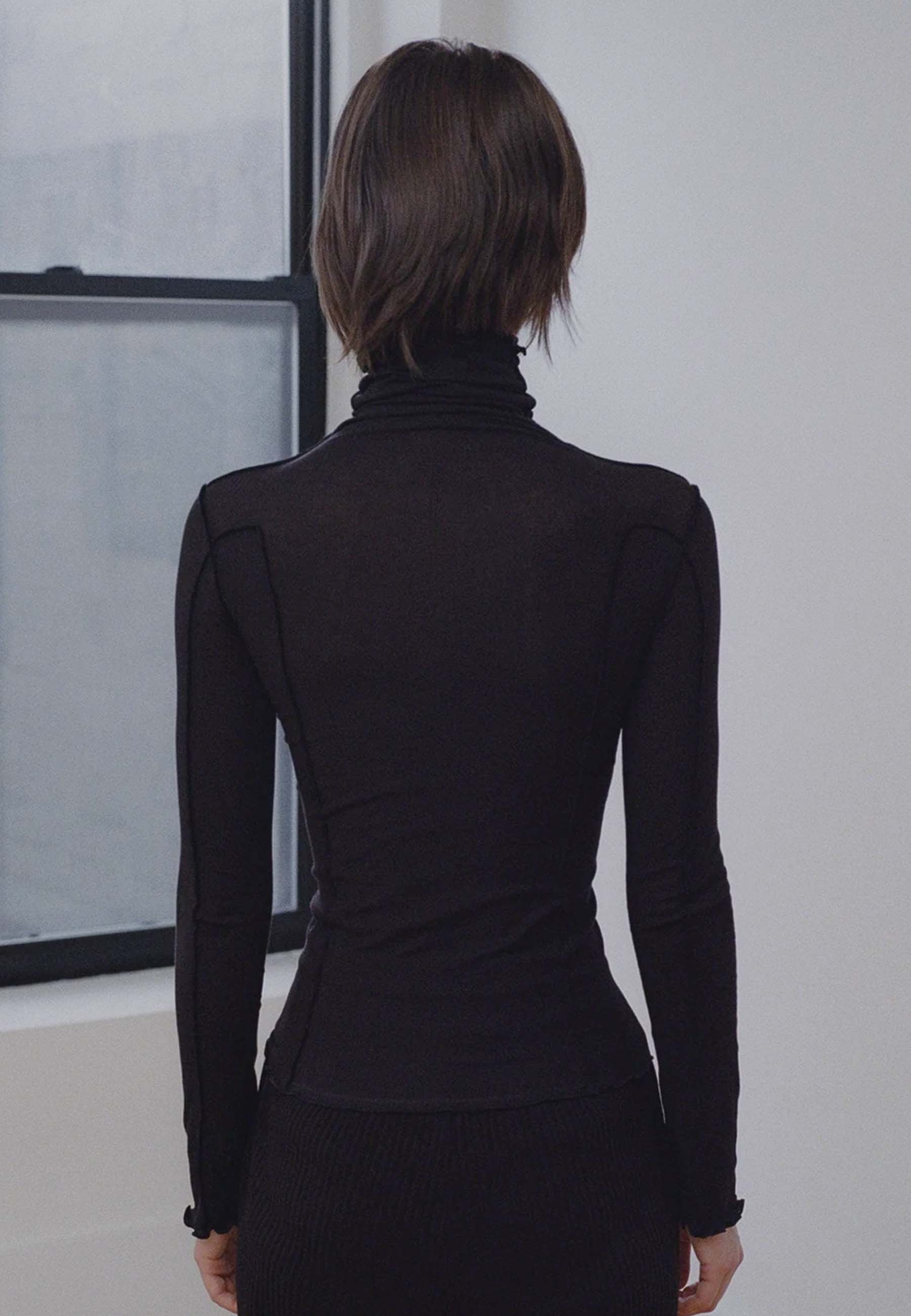 Omato Turtle Neck - Black